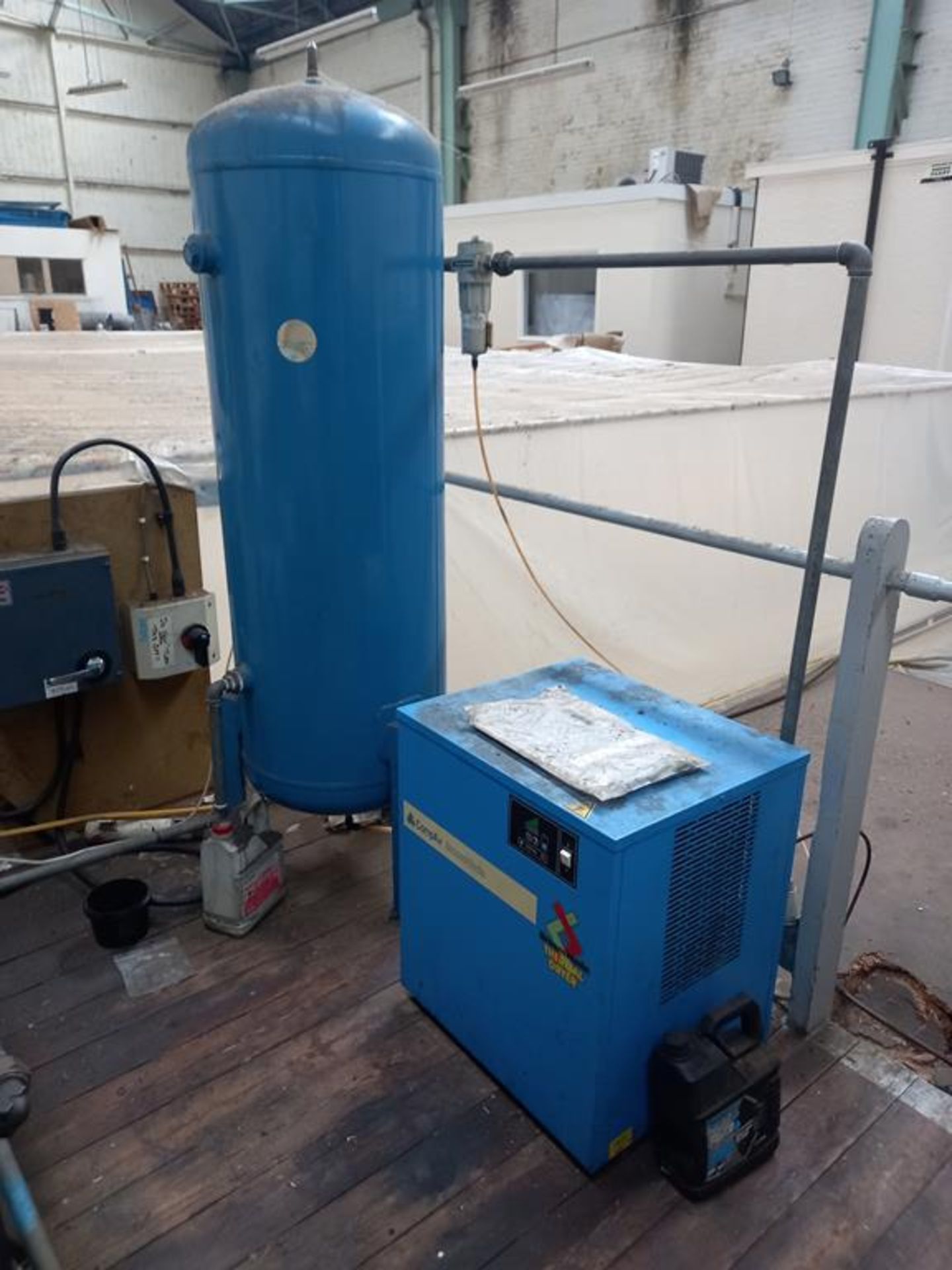 Hydrovane Compressor, Dryer and Air Receiver - Image 3 of 4