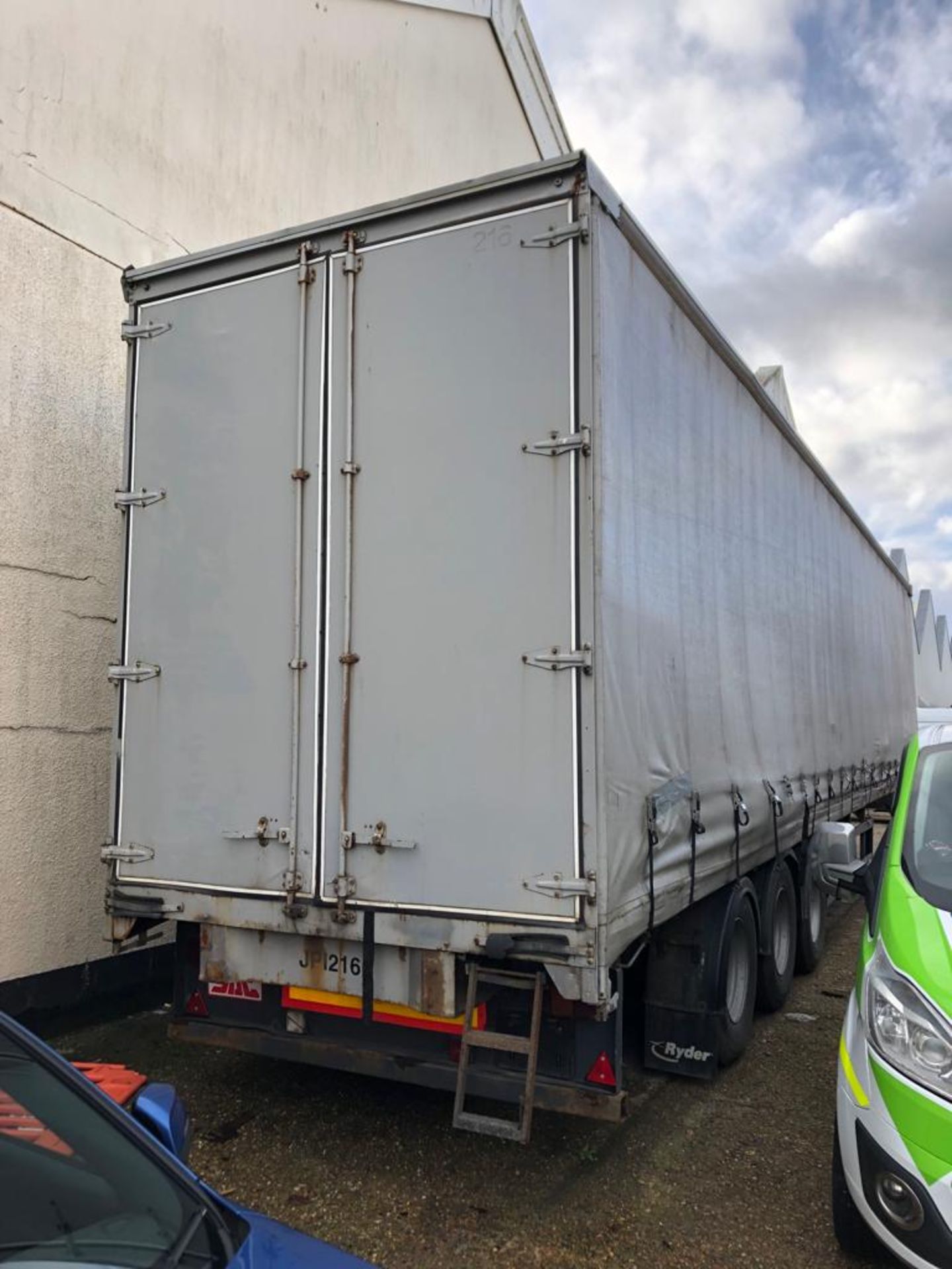 SDC Trailers Tri-Axle Curtain Side Trailer serial number H01100008282 (01/01/05) - Contents included - Image 4 of 20