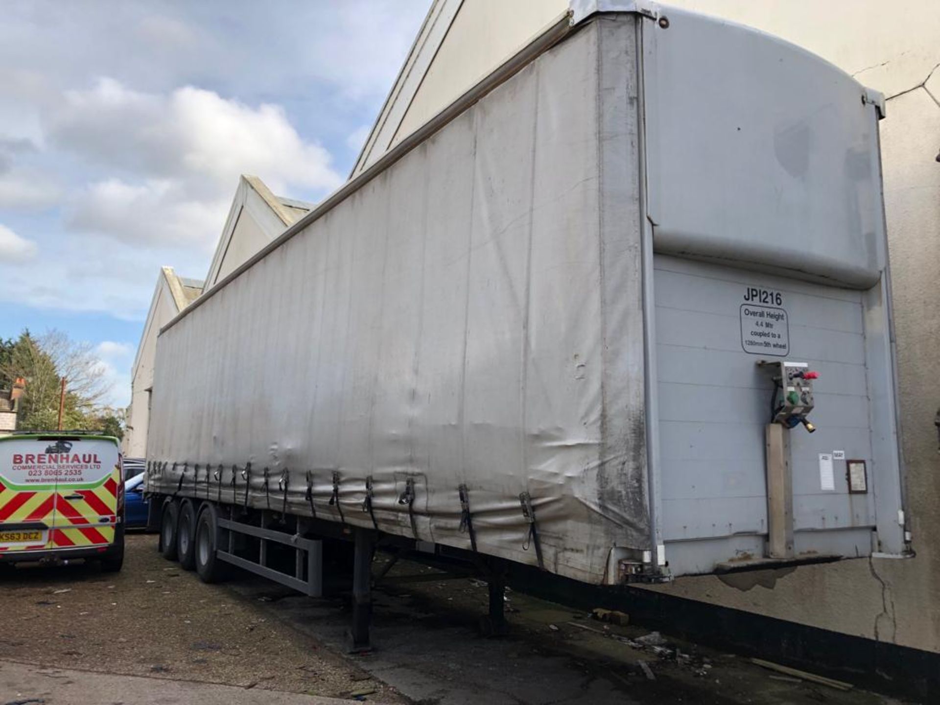 SDC Trailers Tri-Axle Curtain Side Trailer serial number H01100008282 (01/01/05) - Contents included - Image 2 of 20