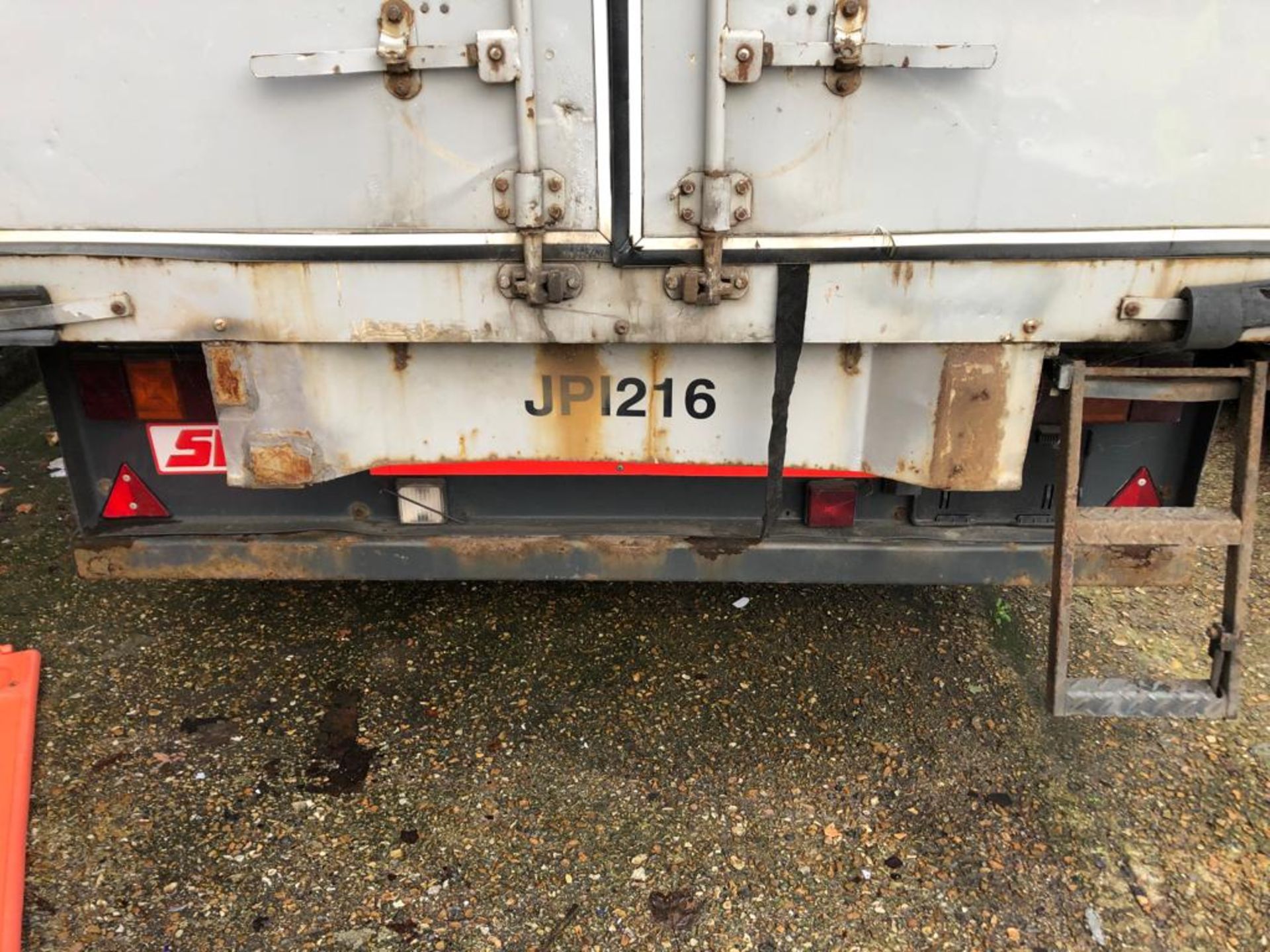 SDC Trailers Tri-Axle Curtain Side Trailer serial number H01100008282 (01/01/05) - Contents included - Image 13 of 20