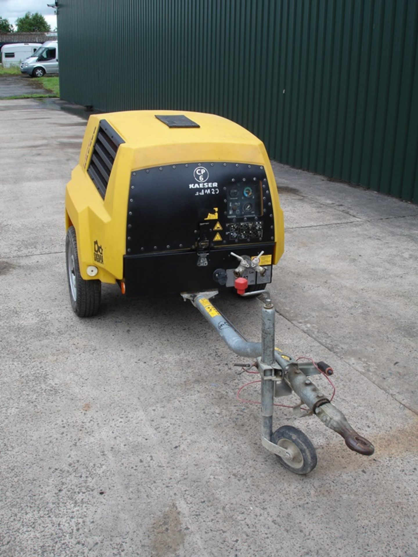 KAESER FAST TOW AIR COMPRESSOR - Image 2 of 5