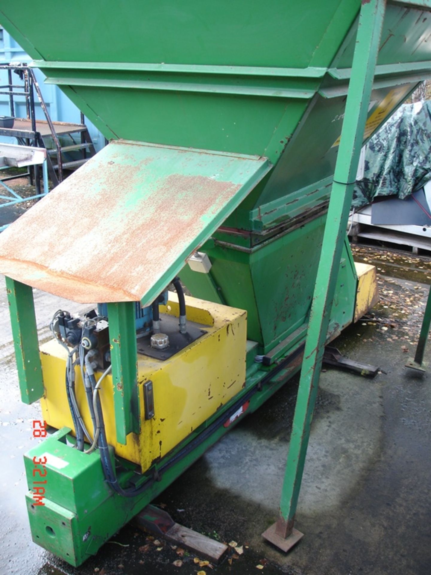 CHS ENGINEERING COMMERCIAL CAN BALING MACHINE - Image 3 of 6