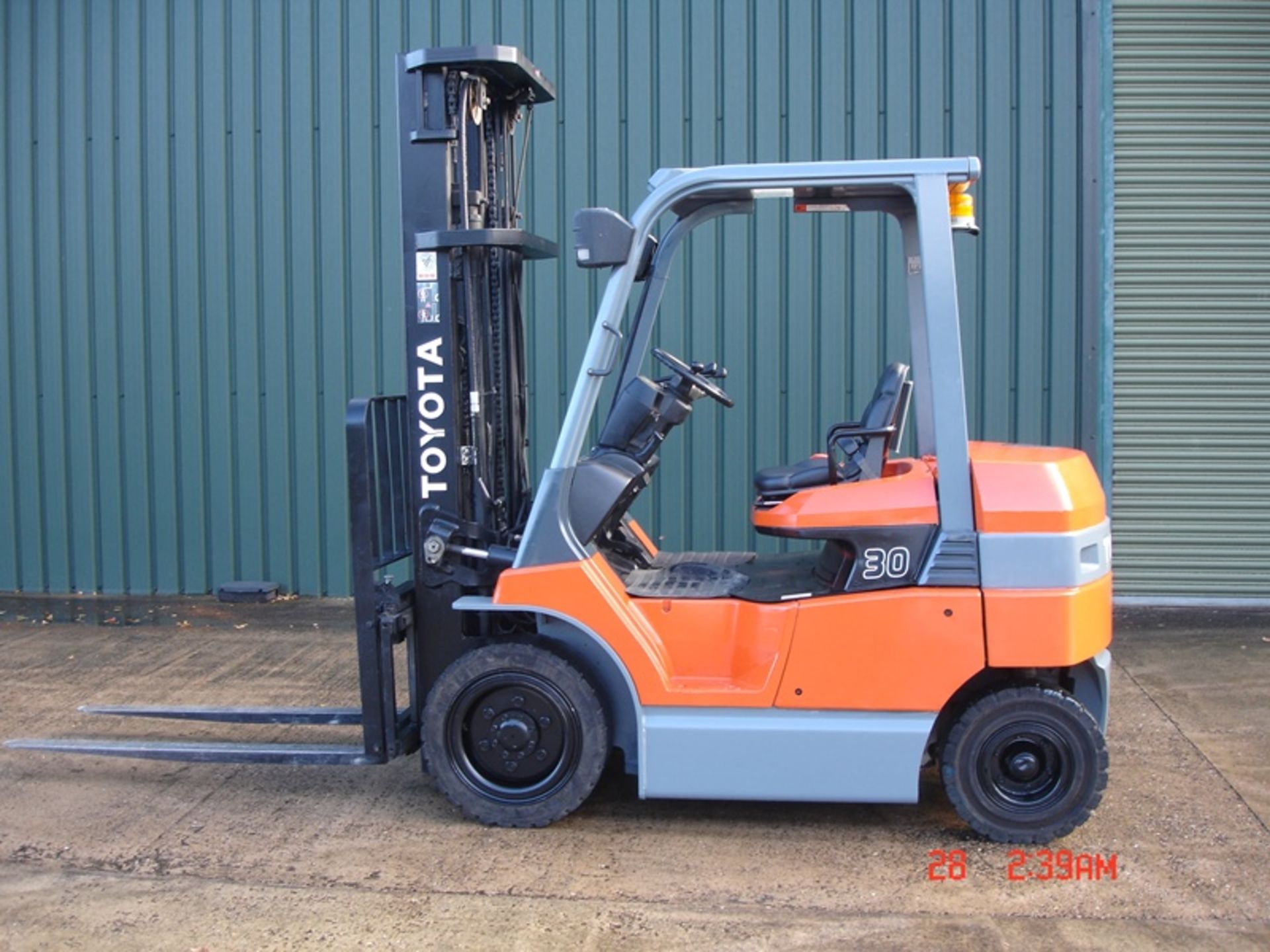 TOYOTA 3 TON ELECTRIC FORKLIFT