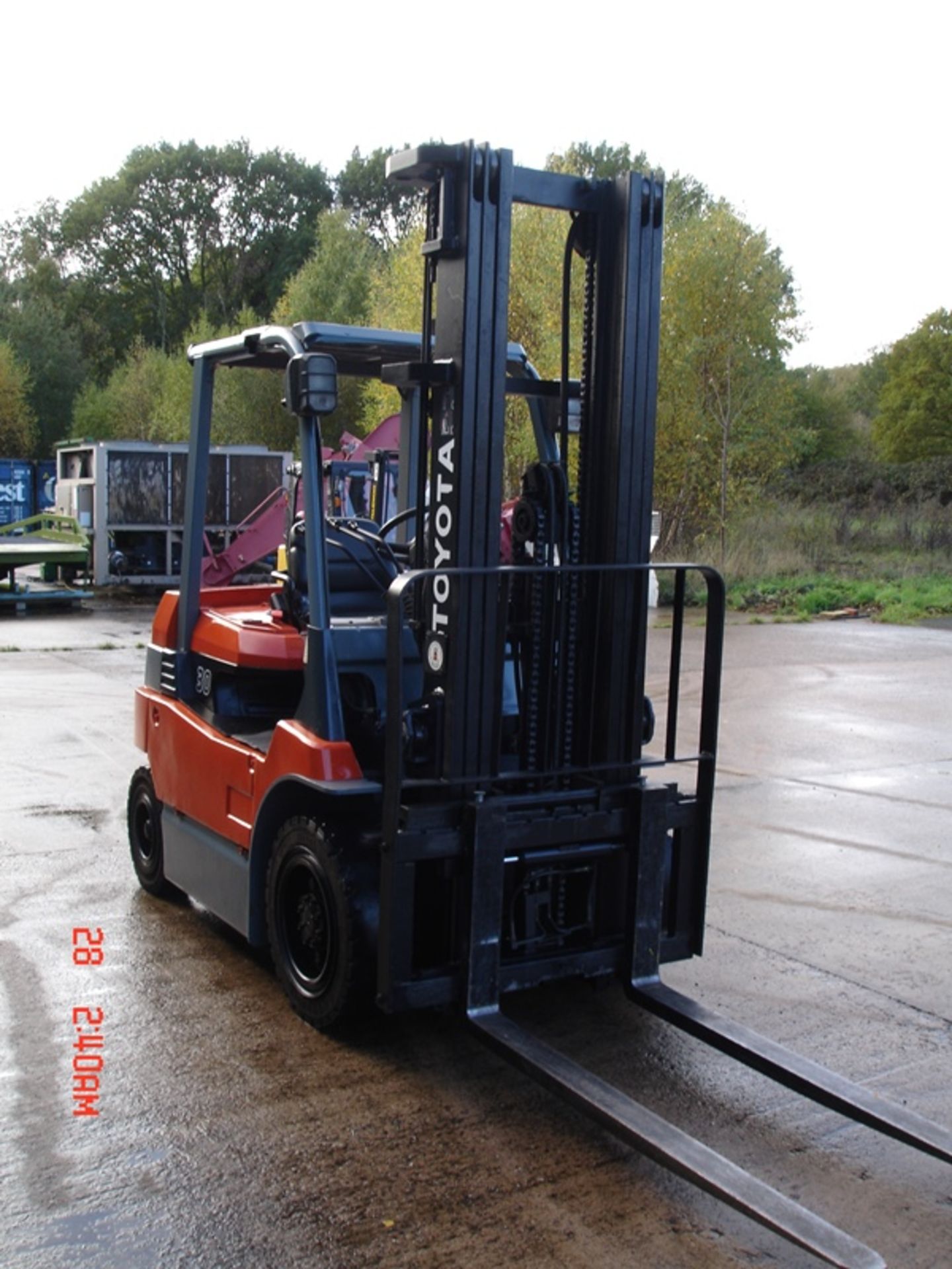 TOYOTA 3 TON ELECTRIC FORKLIFT - Image 4 of 8