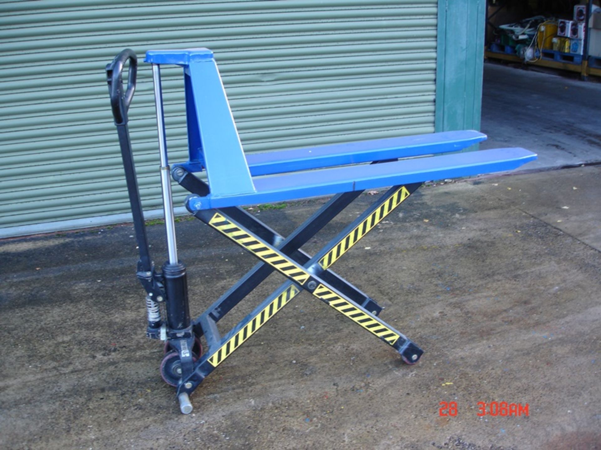 HIGH LIFTING PALLET MOVER - Image 3 of 3
