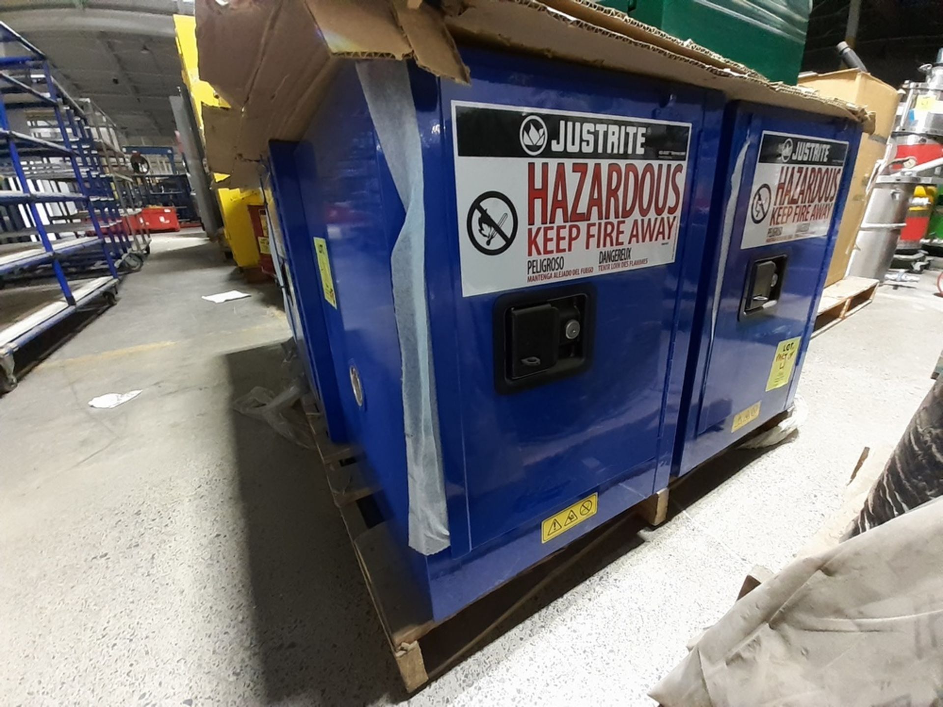 JUSTRITE Hazardous Material Storage Cabinets, 15 lit. cap. (# 360428)
