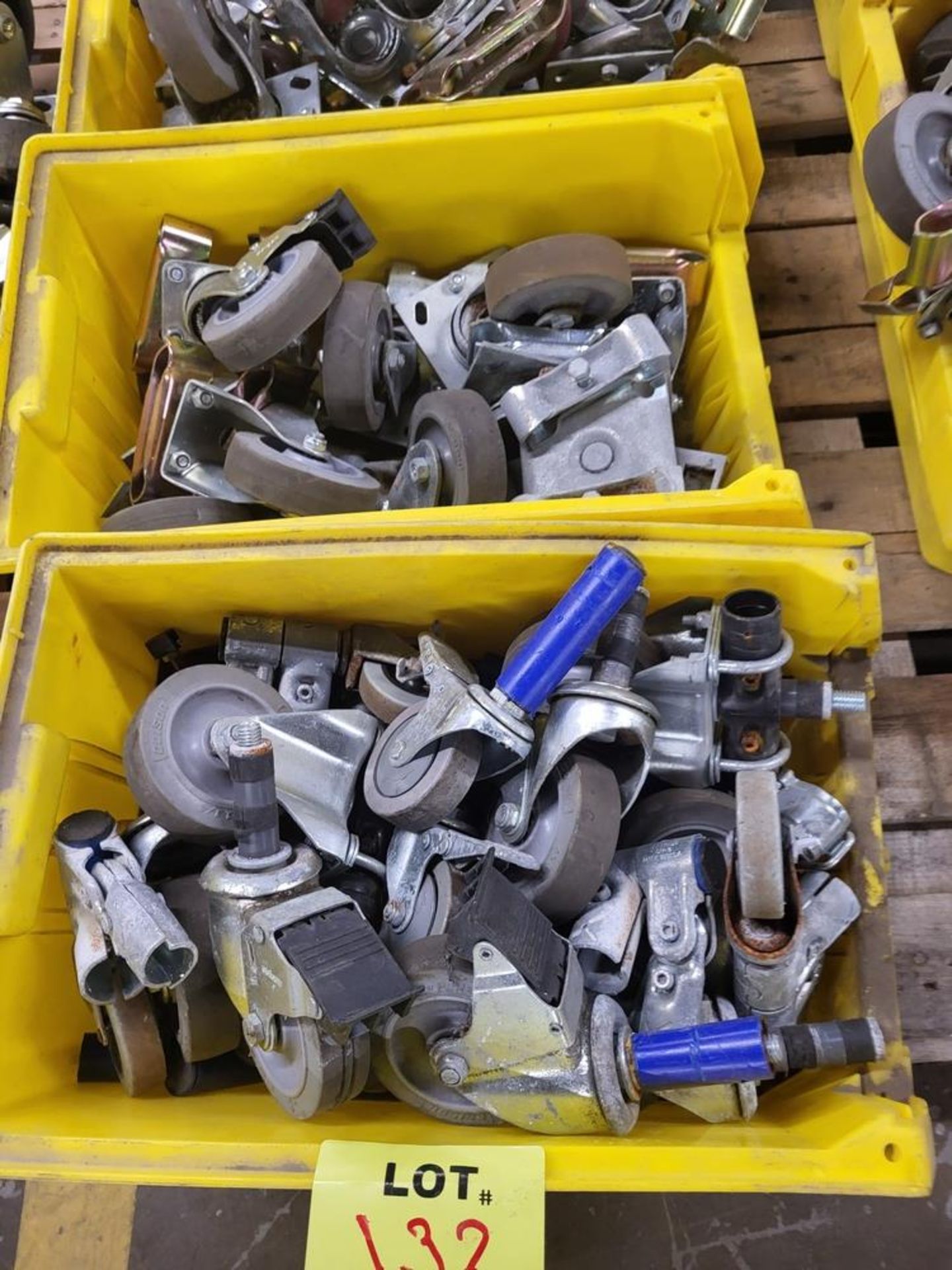 LOT: (30) asst. H.D. Large Casters