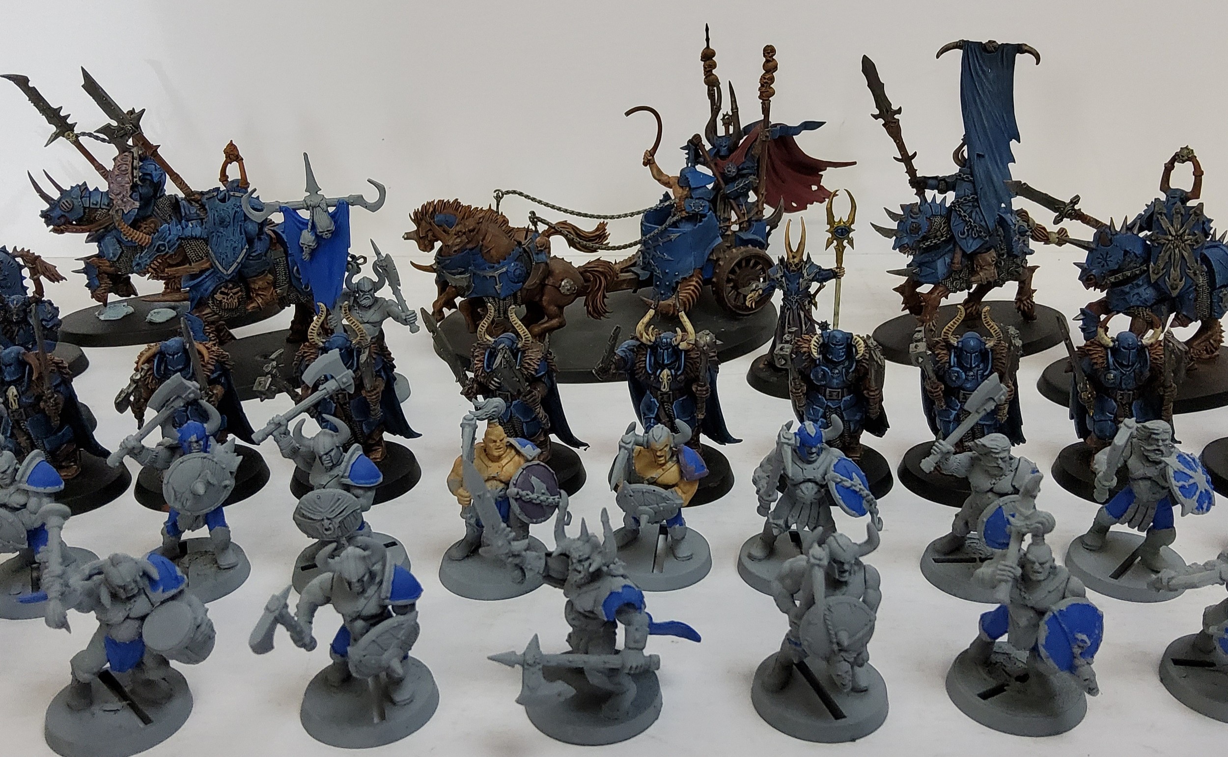 War Hammer - CHAOS - including a well painted chariot model, one Lord, one magister, ten CHAOS - Image 7 of 8