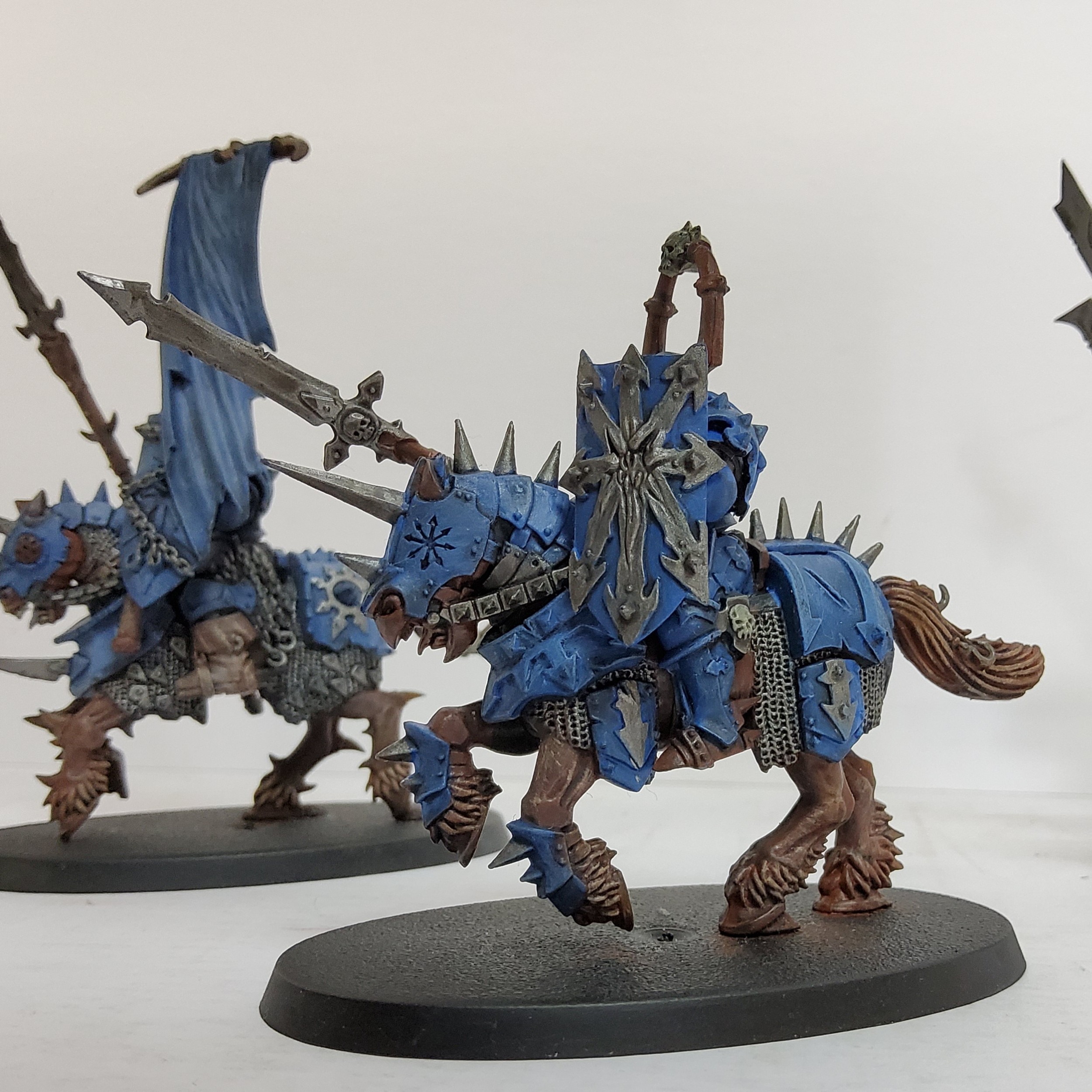 War Hammer - CHAOS - including a well painted chariot model, one Lord, one magister, ten CHAOS - Image 2 of 8