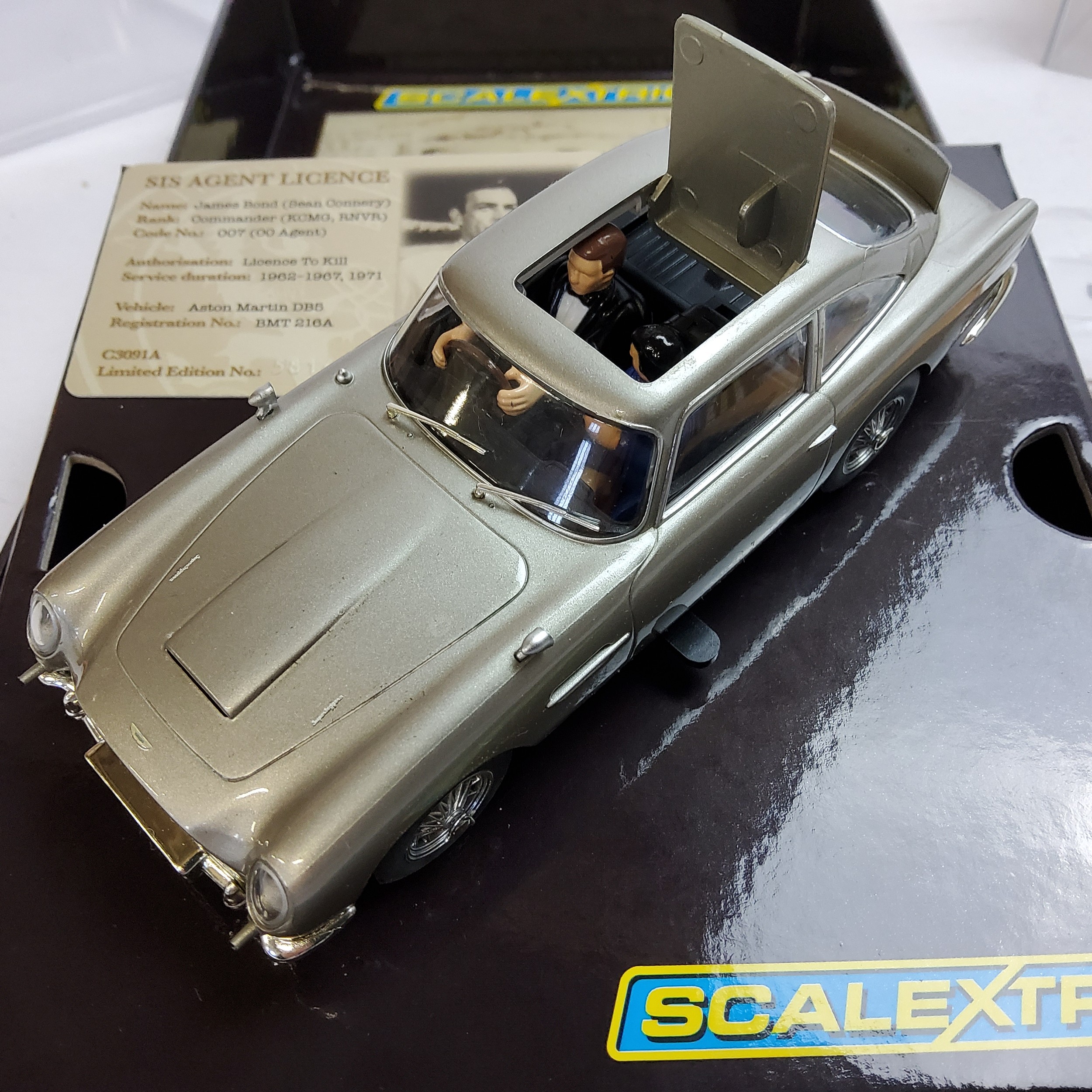 Scalextric C3091A - "James Bond" Slot Car Aston Martin DB5 taken from the film "Goldfinger" - (1st - Image 4 of 6