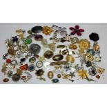 Costume Jewellery - various brooches and bangles, including a reverse painted brooch, banded agate