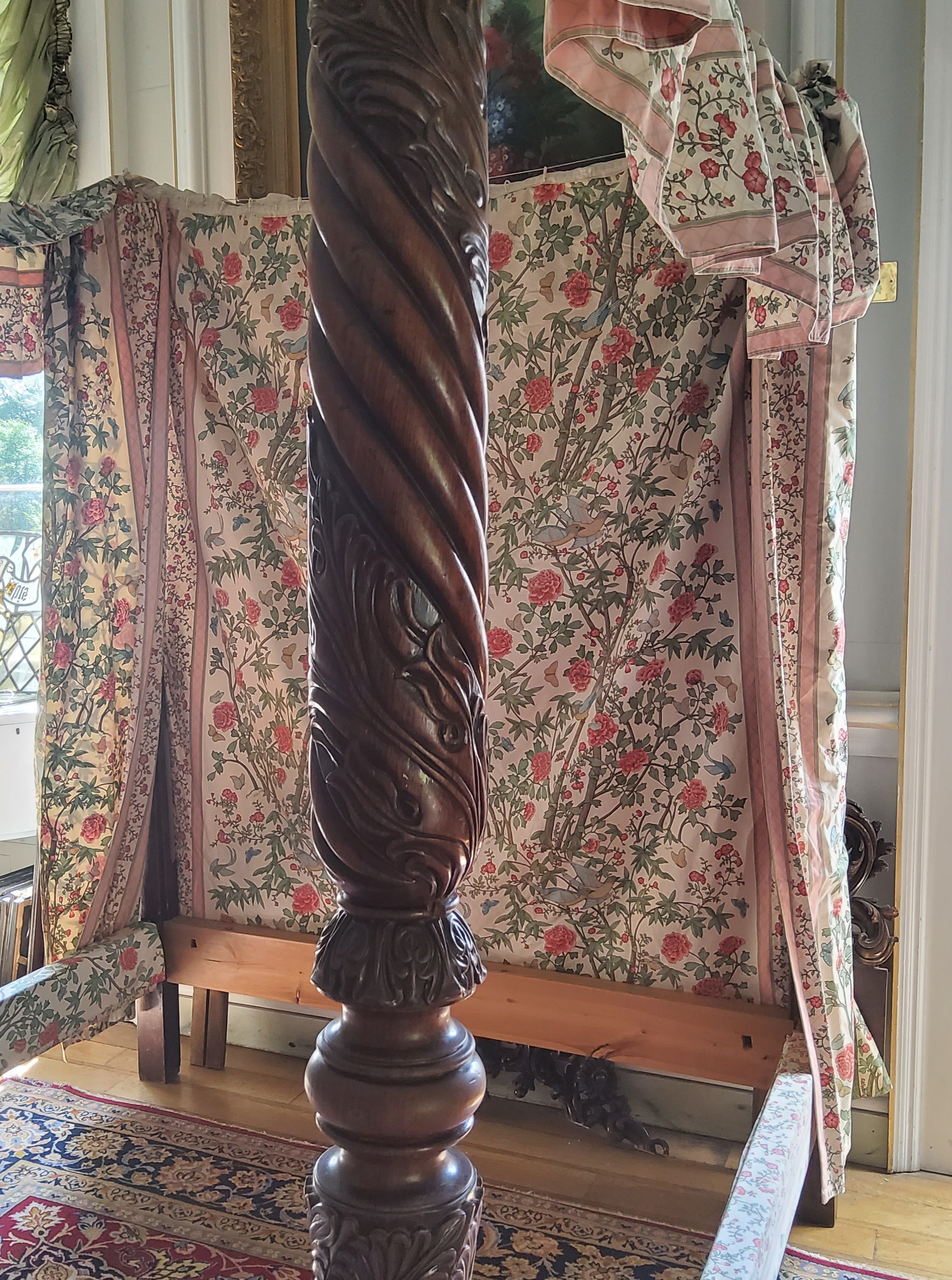 A reproduction Georgian mahogany 'Charleston' tester or four poster bed, with Strawberry thief - Image 3 of 4