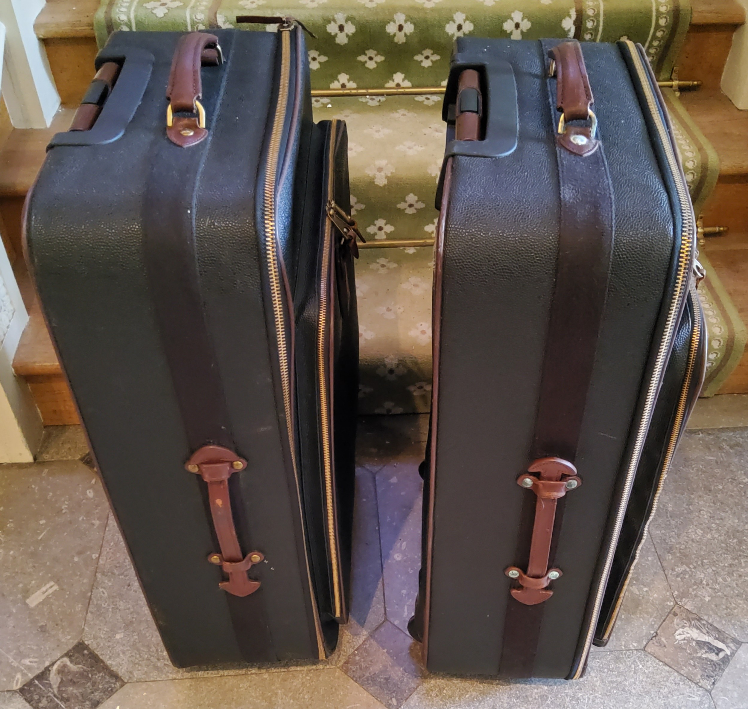 Pair of Mulberry leather suitcases model 031694C, 50cm wide x 26 cm deep x 75 cm long, AF - Image 3 of 6