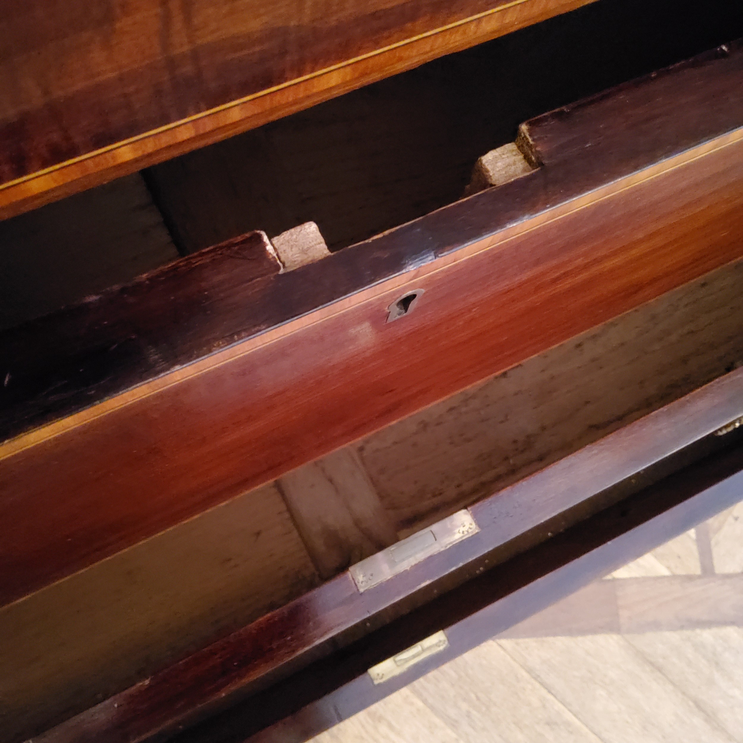 A large 'George III' Cuban mahogany Scottish chest of graduating satinwood crossbanded drawers, - Image 4 of 10