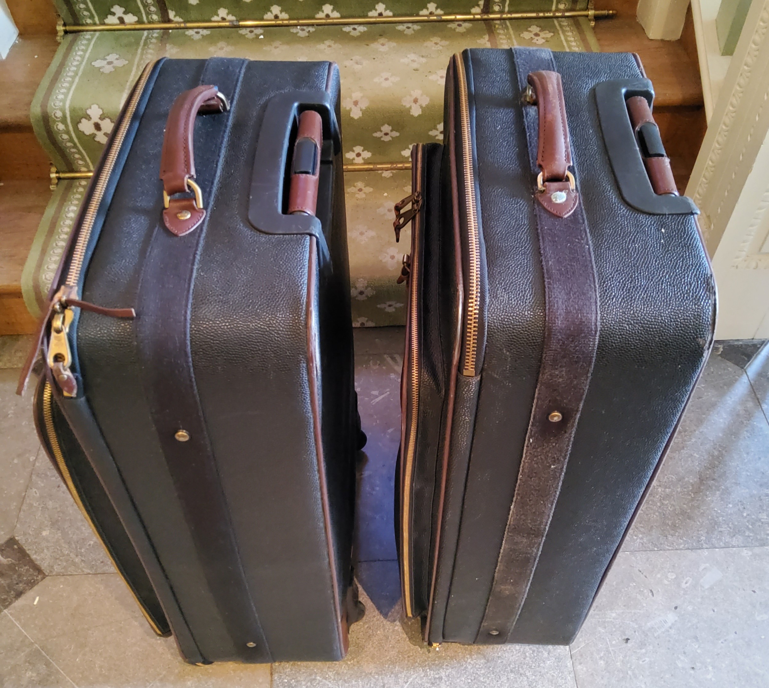 Pair of Mulberry leather suitcases model 031694C, 50cm wide x 26 cm deep x 75 cm long, AF - Image 6 of 6