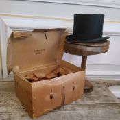 G A Dunn & Co Ltd black top hat, boxed, size 7 1/4"