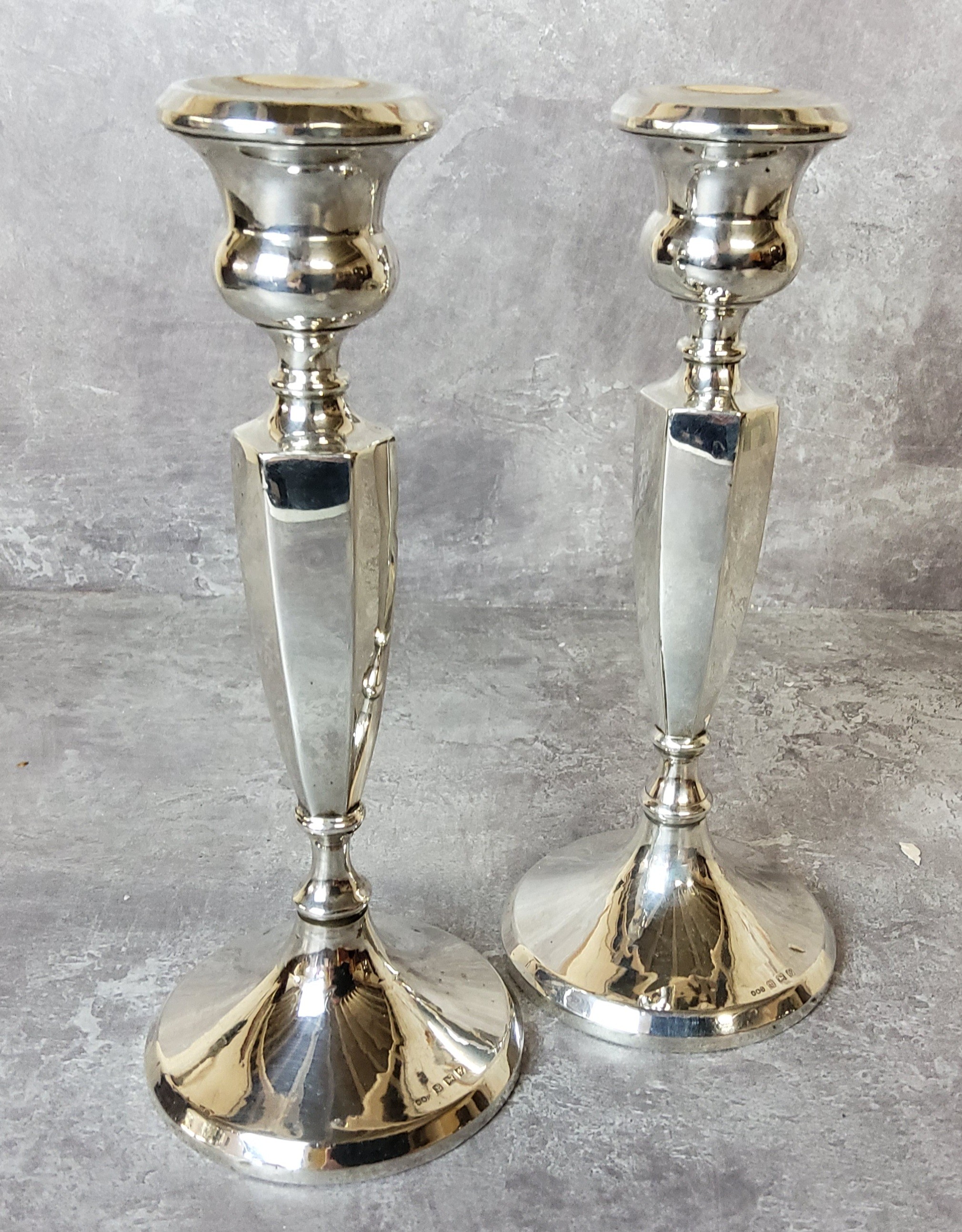 A pair of silver candelsticks, Napper & Davenport, Birmingham, 1923 475g gross