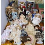 Collectors dolls including the Leonardo Porcelain Collection, boxed; two boxed porcelain dolls