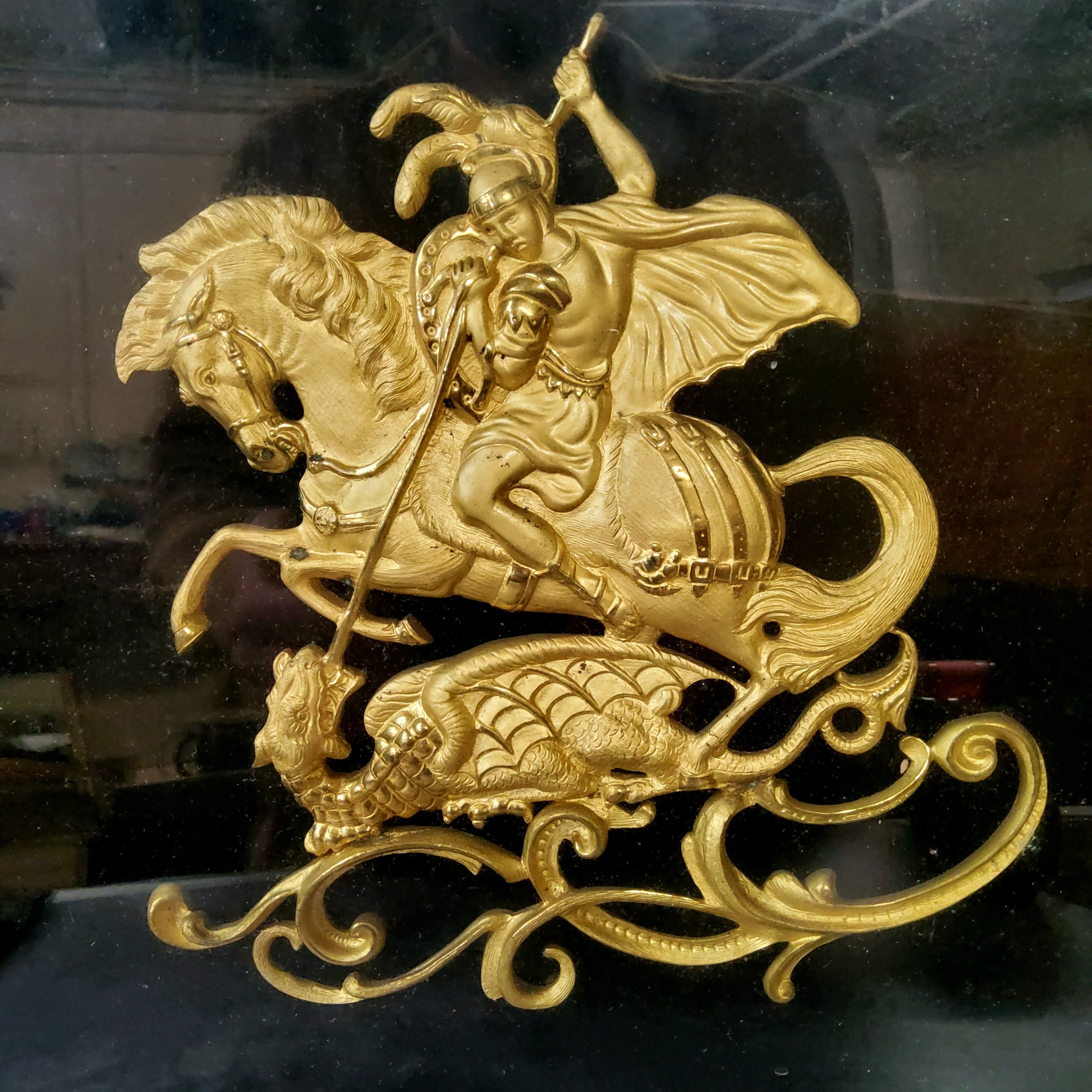 Breweryana- a Victorian gilt metal George And The Dragon brewery / pub plaque, fixed within a well - Image 5 of 6