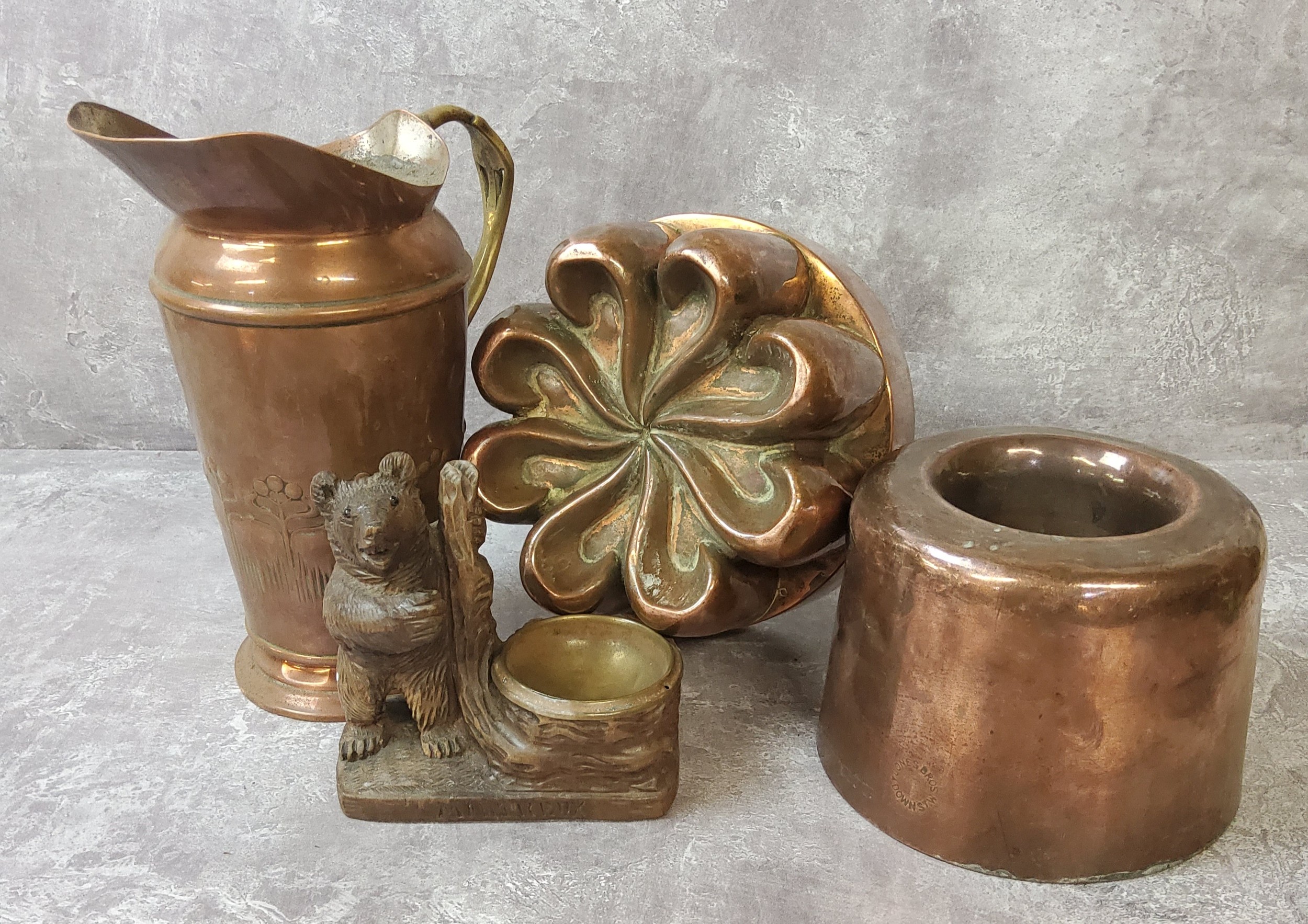 A Victorian copper jelly mould c.1900 of spiralling form; another circular mould by Jones Bros 4 - Image 3 of 4