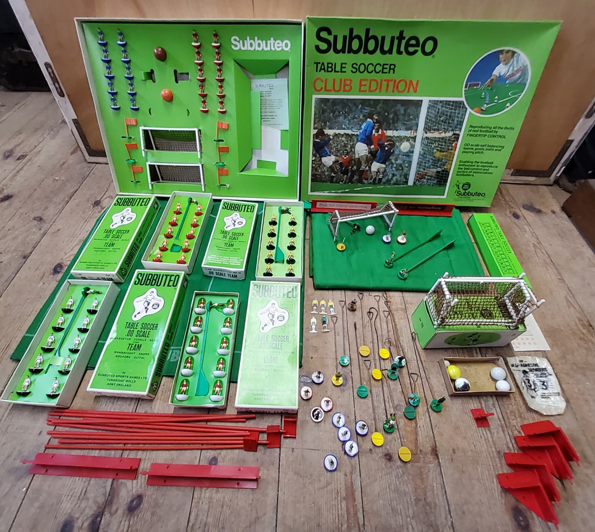 Subbuteo - boxed Ref 6. Norwich team; Ref.100 Man. Utd.; Ref.154 Blackpool; Ref. 9 QPR; other - Image 6 of 6