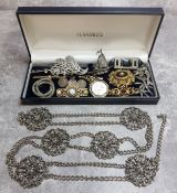Various vintage brooches including a sweetheart brooch made from three Indian Two Annas coins