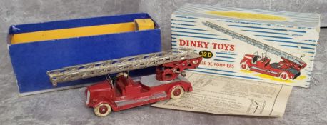 French Dinky 32d Auto-Echelle De Pompiers - red including convex hubs with white smooth tyres,