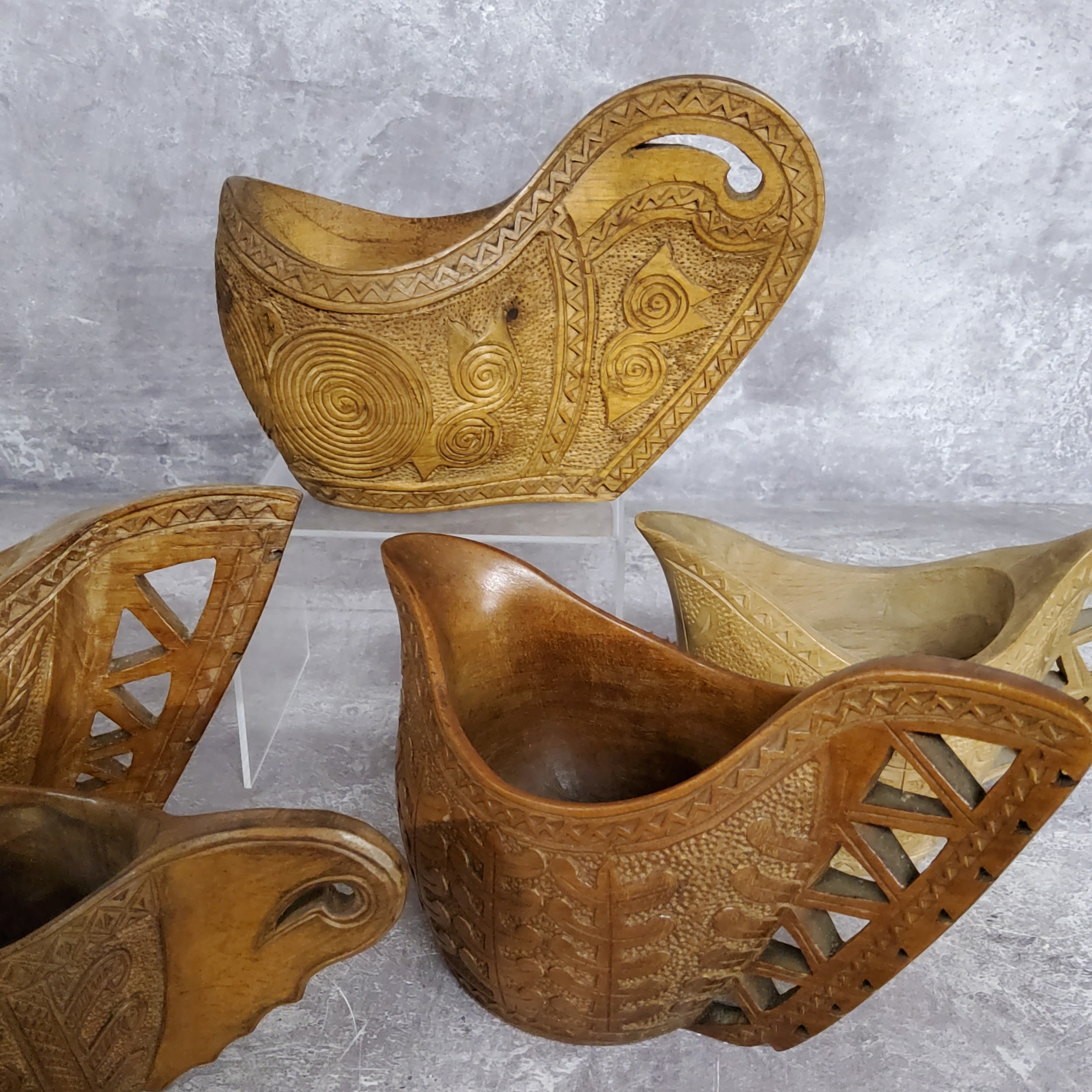 Treen - Five Yugoslavian carved ceremonial 'shepherd wedding' cups - Image 2 of 2
