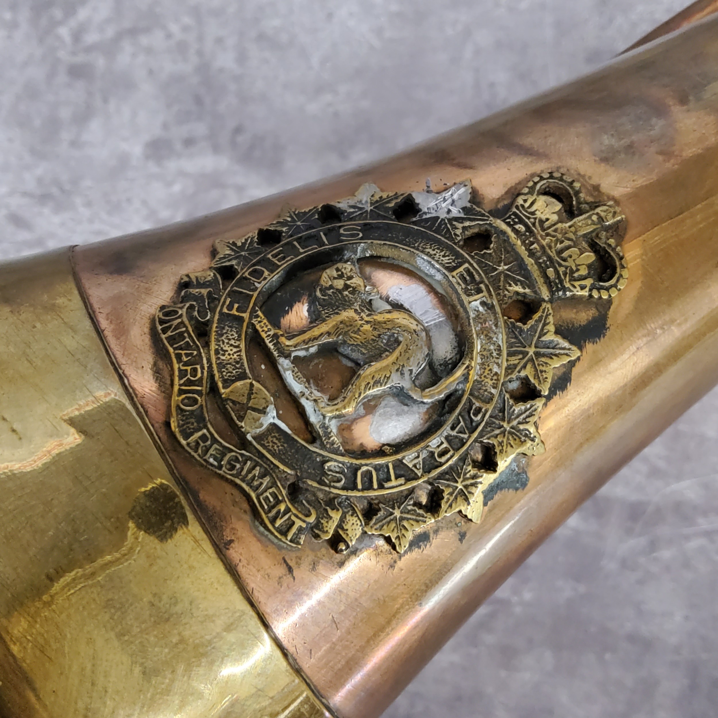 Militaria - A WWI copper and brass bugle with Ontario Regiment badge of a cat with arched back - Image 4 of 4