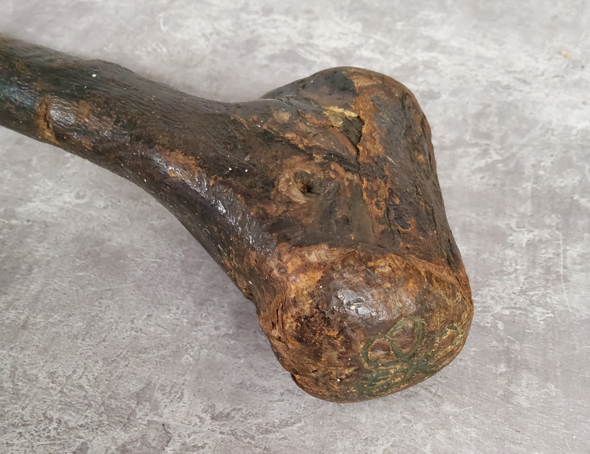 An Irish blackthorn Shillelagh / club with three leaf clover details, 48cm in length - Image 2 of 3
