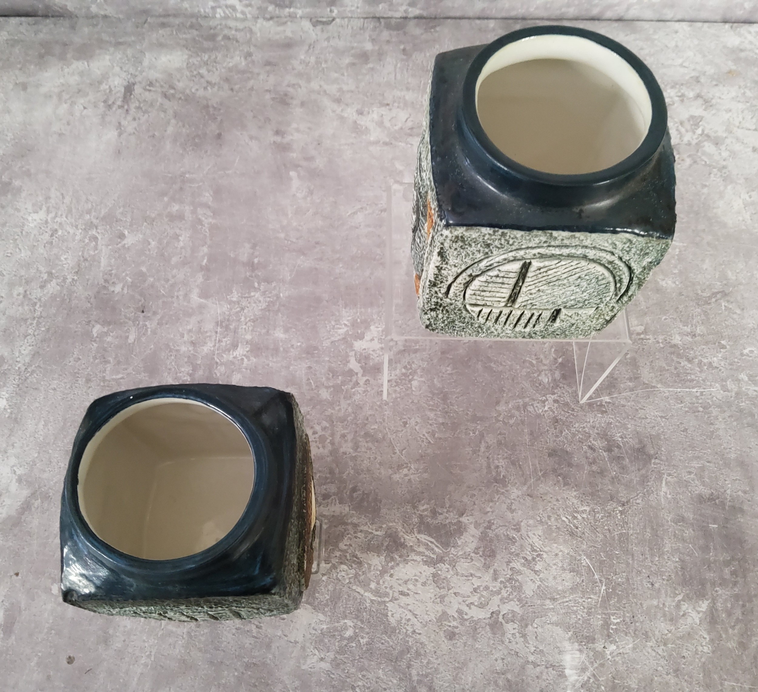 A pair of Troika Pottery marmalade pots decorated by Linda Hazel with incised and painted abstract - Image 3 of 6