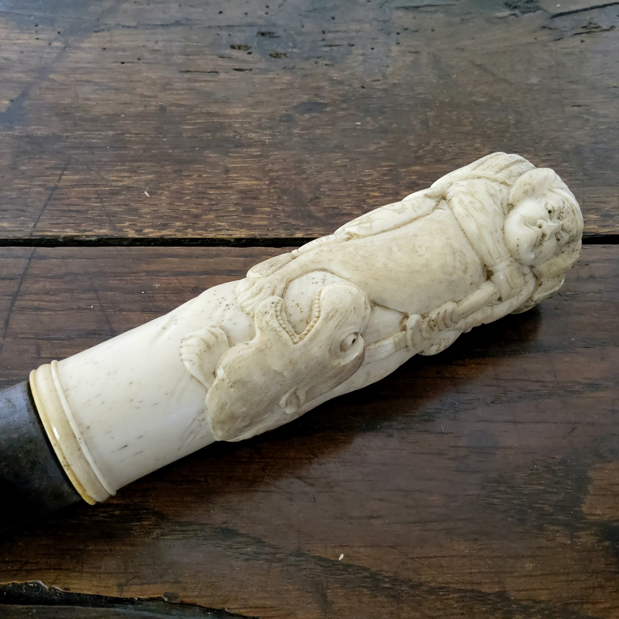 A signed Meiji Period Japanese walking cane, the novelty carved bone pommel carved as a Samurai - Image 5 of 5