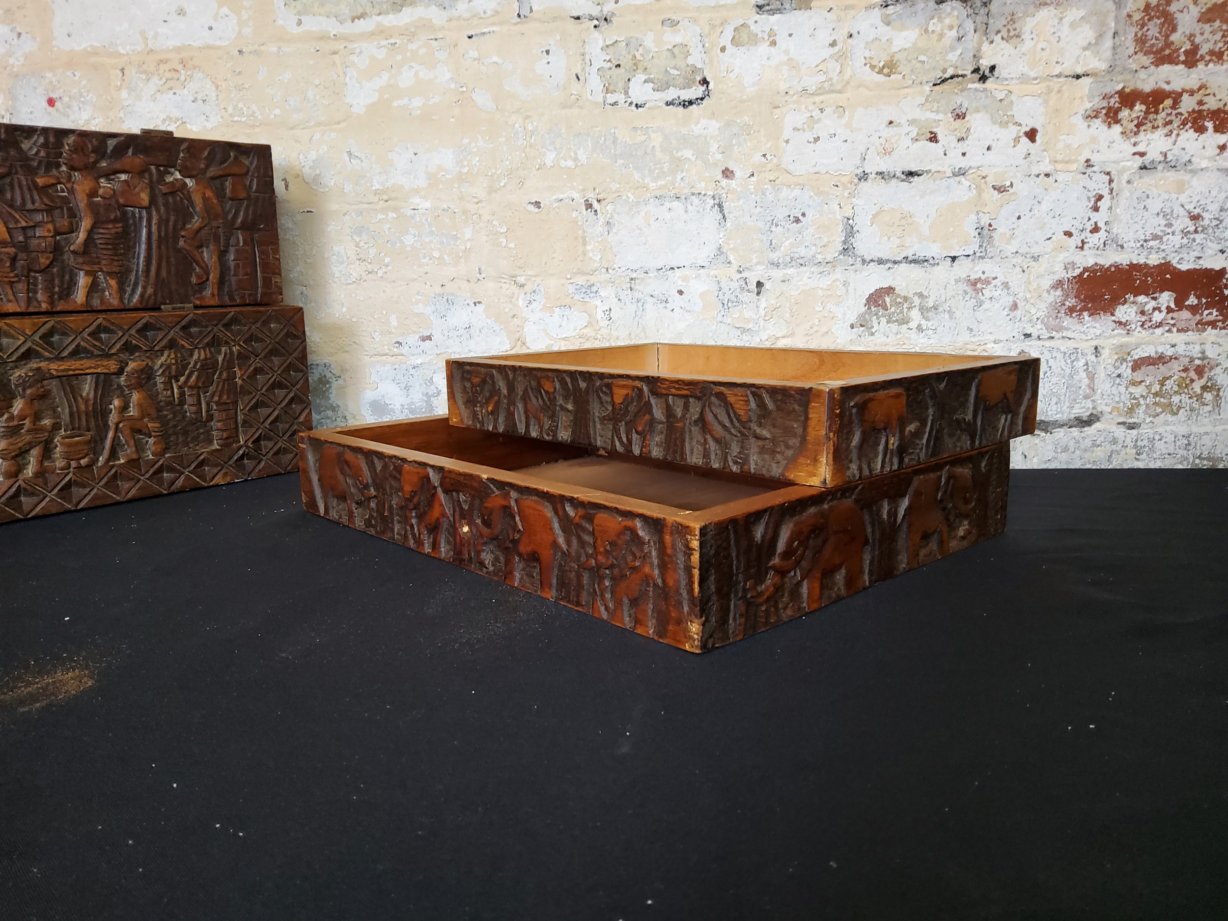 Tribal - two hand carved African boxes with hinged lids, two carved trays with two small original - Image 3 of 7