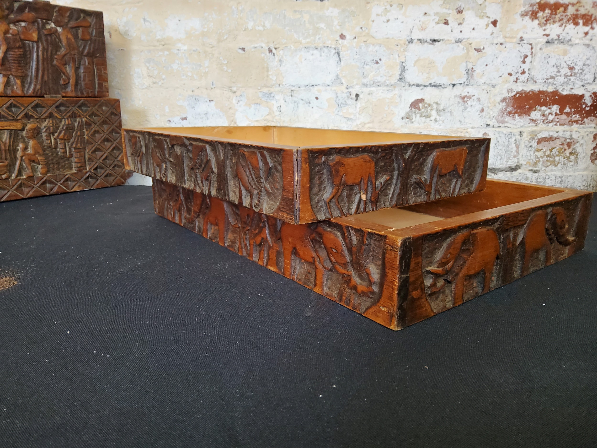 Tribal - two hand carved African boxes with hinged lids, two carved trays with two small original - Image 2 of 7