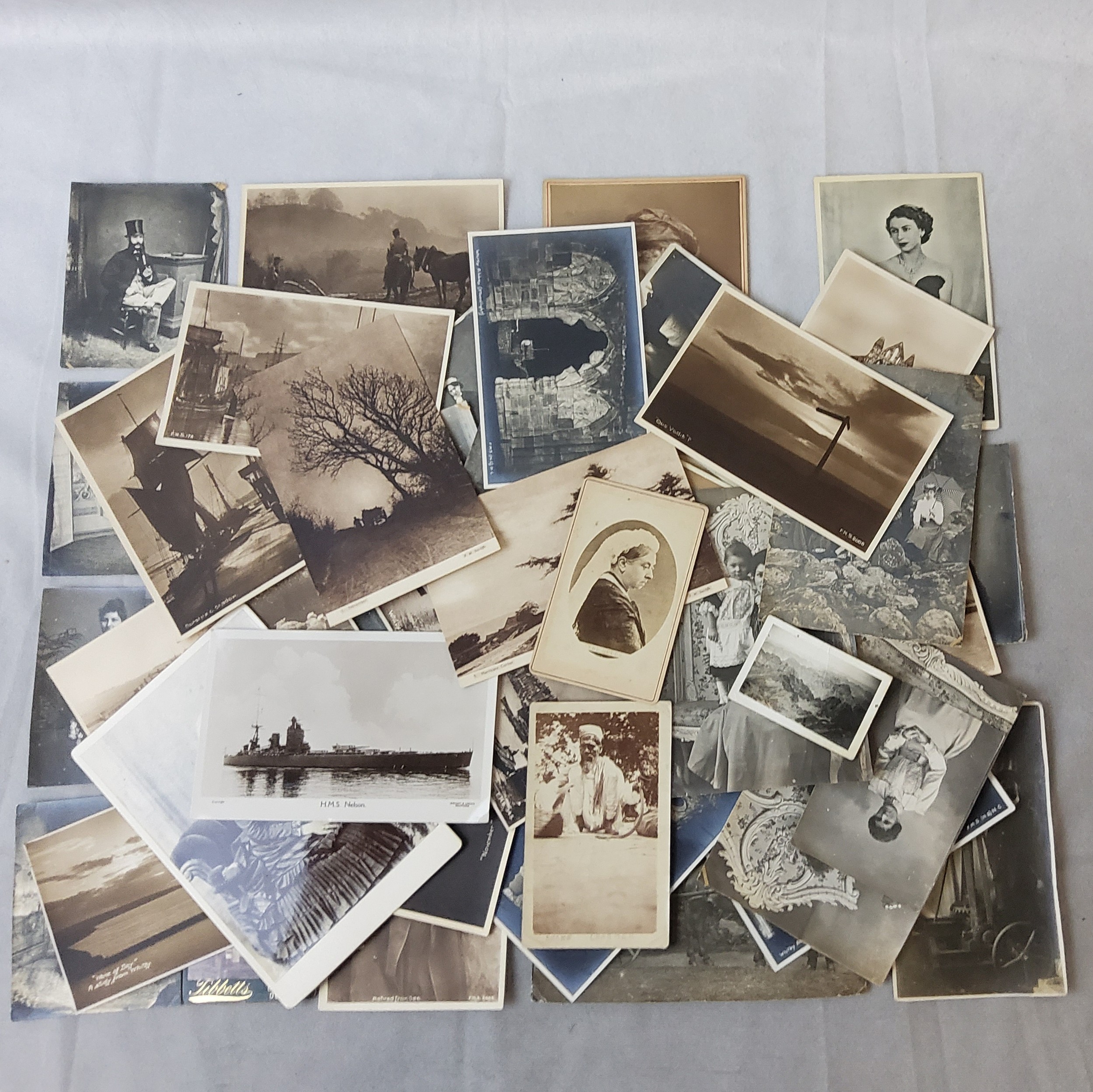 Photography & Postcards - A Queen Victoria Carte-de-visit; An RP postcard '' Dispatch of box kips to