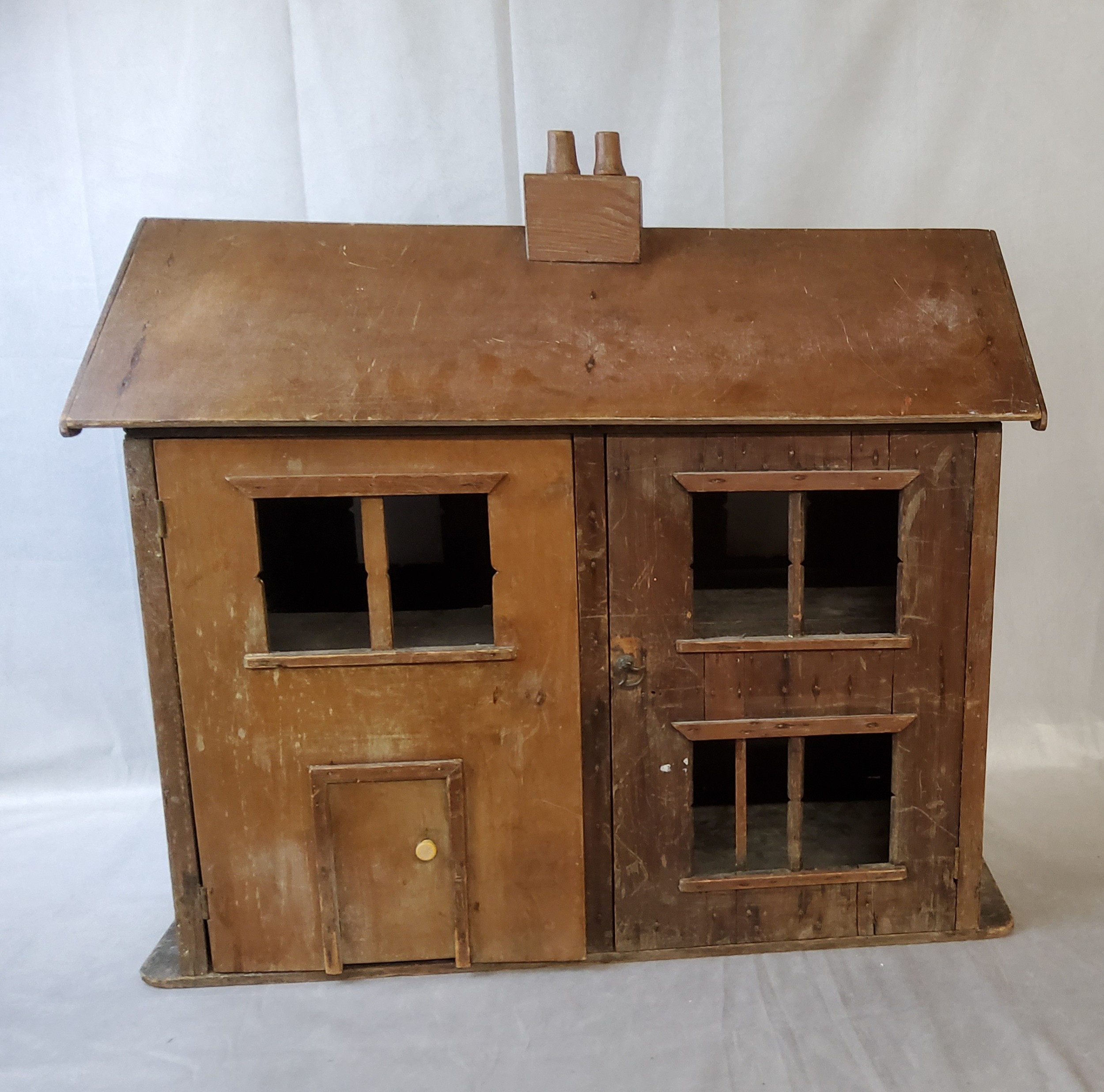 A large scratch built Georgian pine dolls house - Image 4 of 4