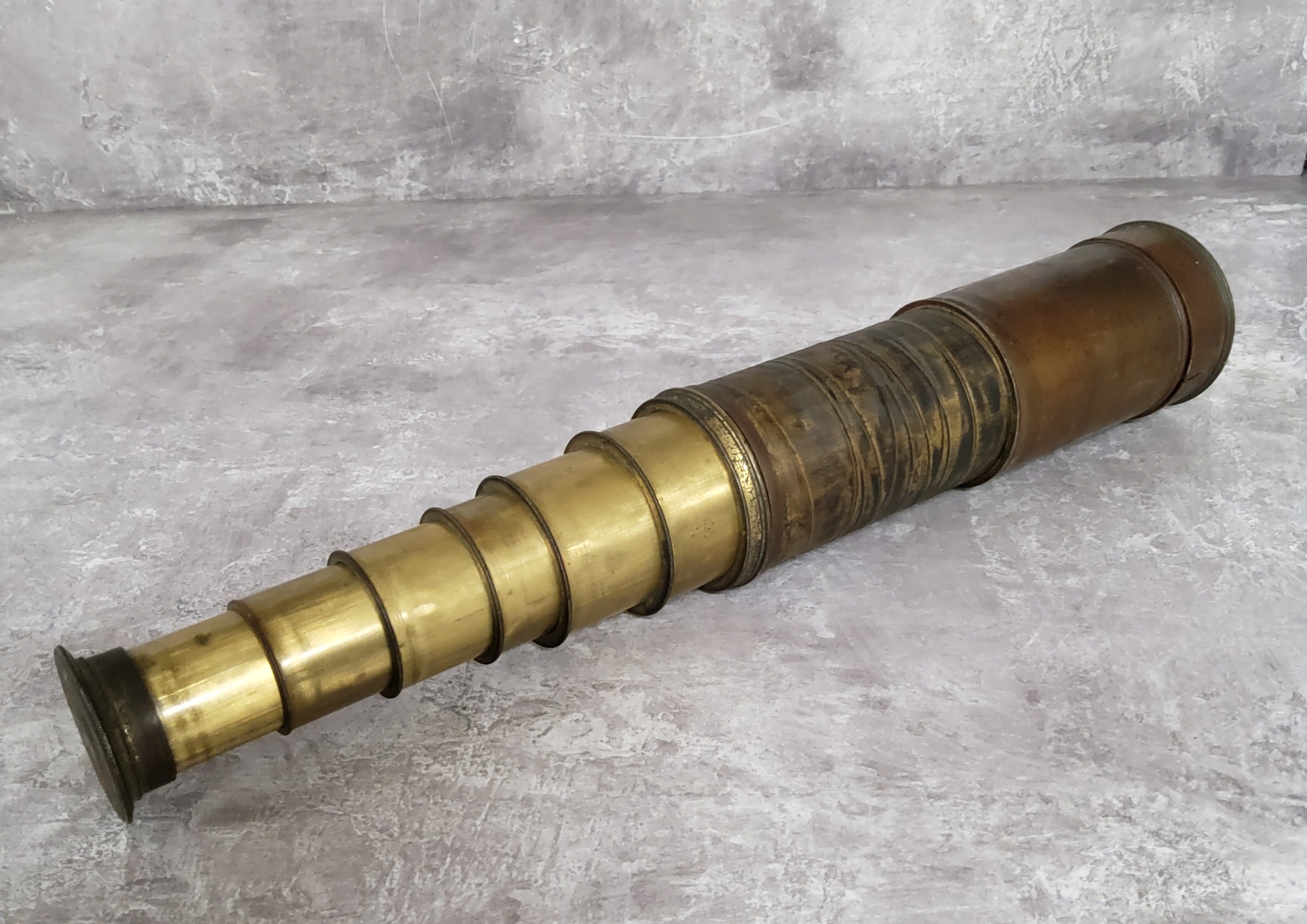 A Victorian seven draw brass telescope (AF)