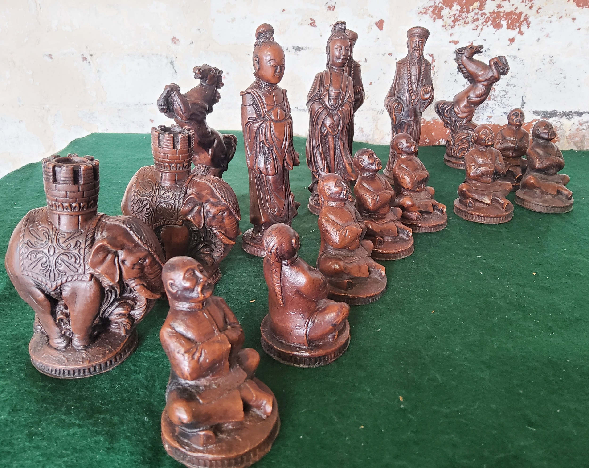 Boxes & objects - a full set of chess playing pieces in the form of Chinese figures; a vintage - Image 2 of 4