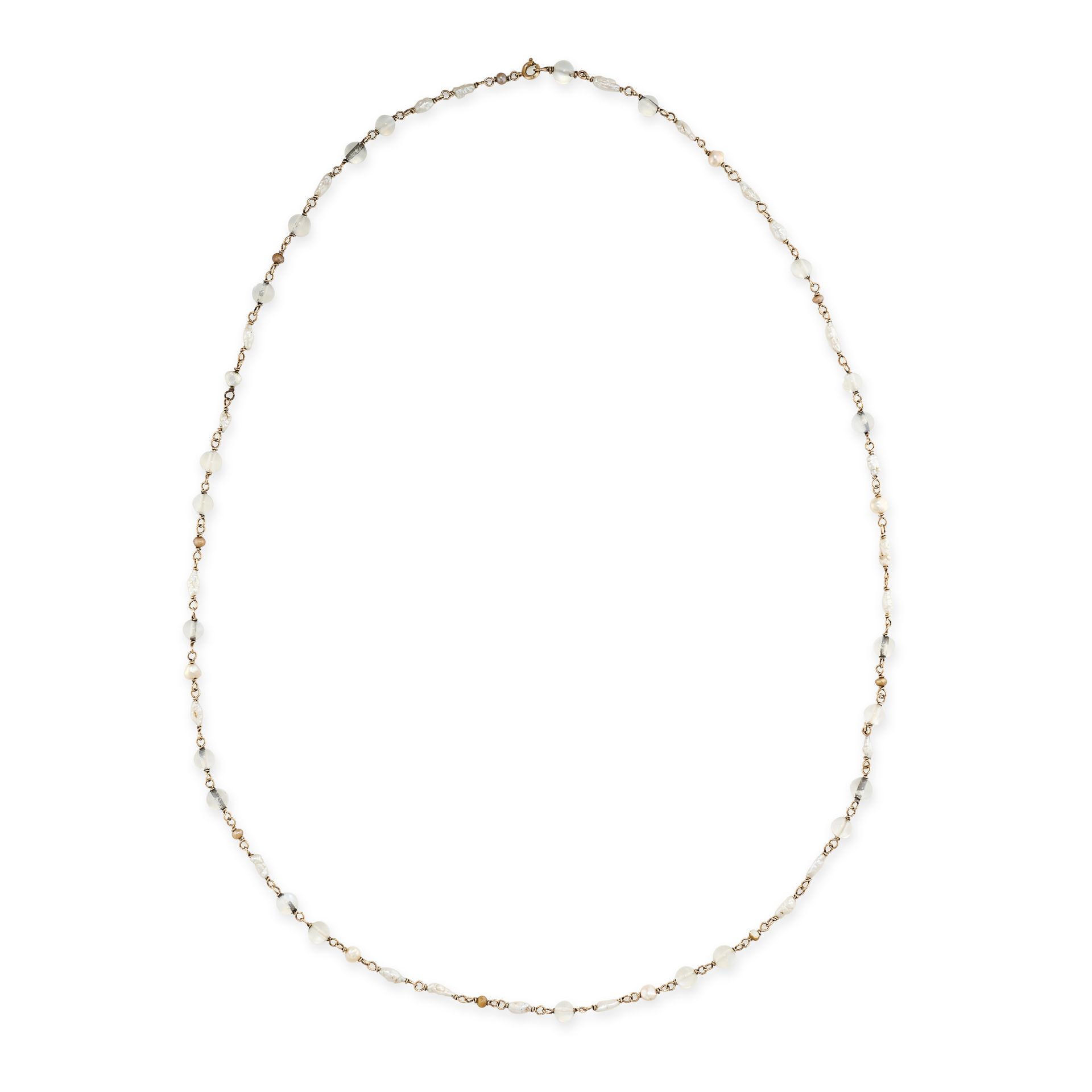 AN ANTIQUE BAROQUE PEARL AND MOONSTONE CHAIN NECKLACE in 9ct yellow gold, comprising a single row of