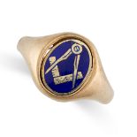 A VINTAGE MASONIC ENAMEL SIGNET RING, 1977 in 9ct yellow gold, the tapering band with an oval