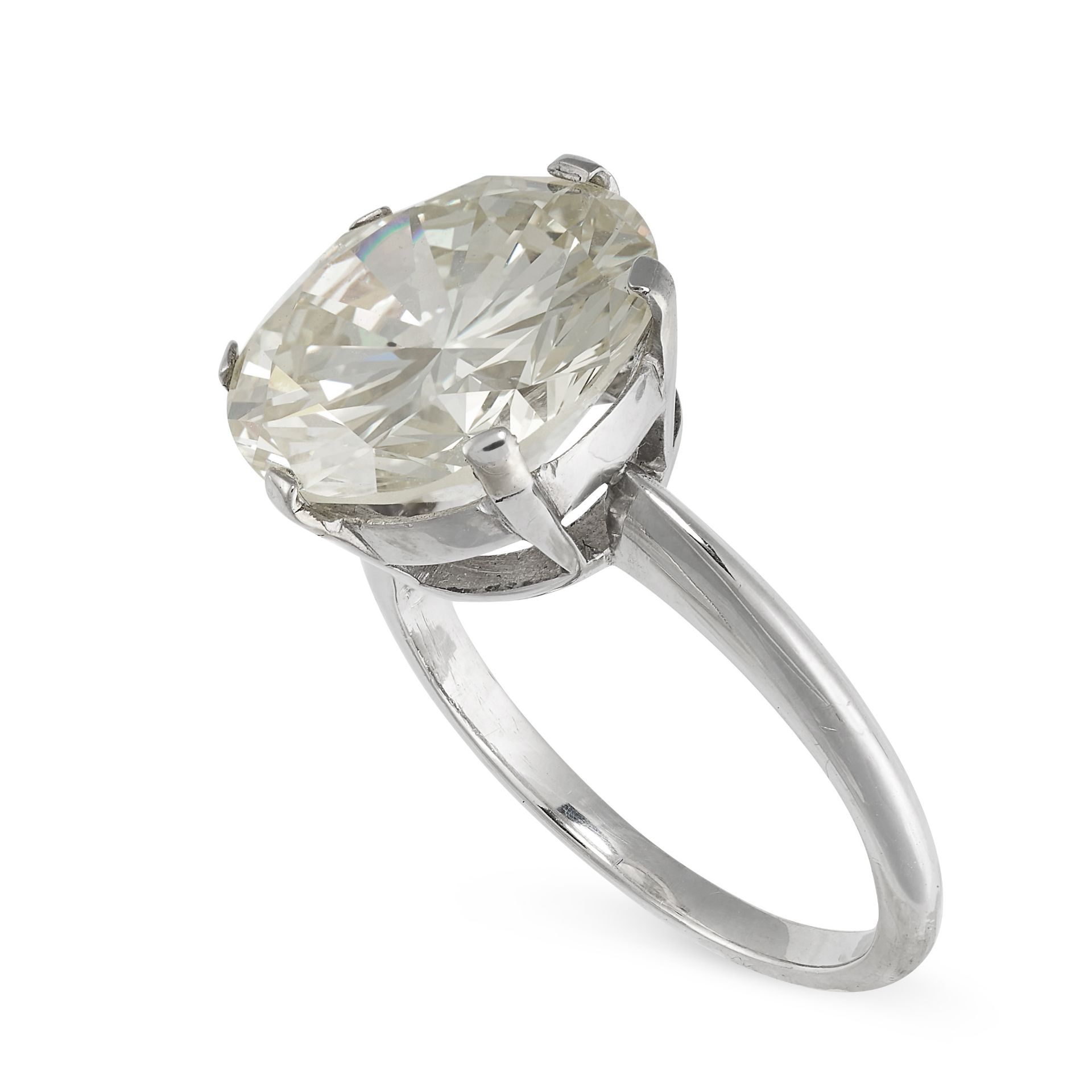 AN IMPRESSIVE 9.02 CARAT SOLITAIRE DIAMOND RING in platinum, set with a round brilliant cut - Image 2 of 2
