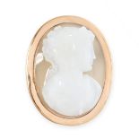 AN ANTIQUE HARDSTONE CAMEO BROOCH in pinchbeck, the oval body set with an agate cameo carved to