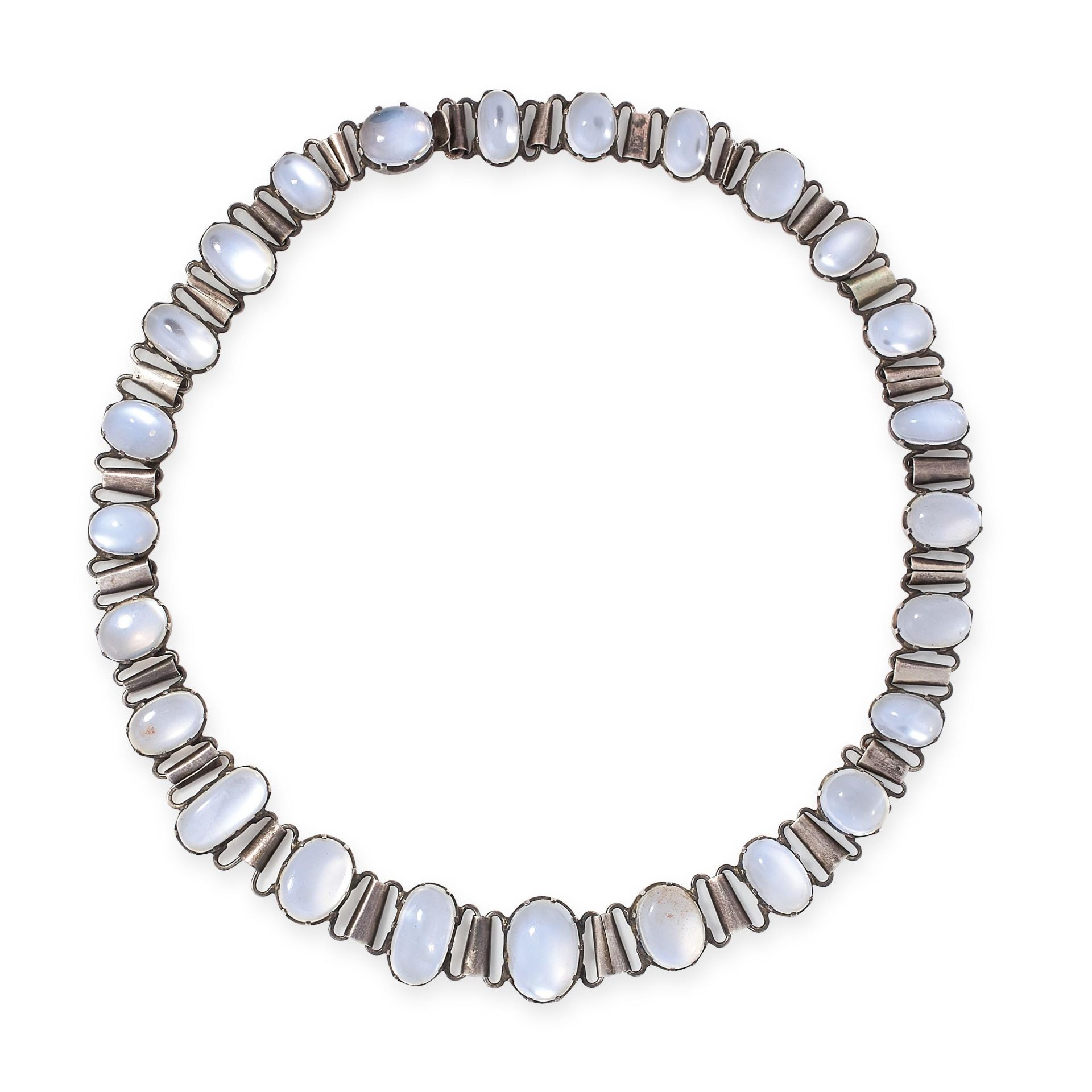 A MOONSTONE COLLAR NECKLACE, EARLY 20TH CENTURY in silver, comprising a row of graduated oval