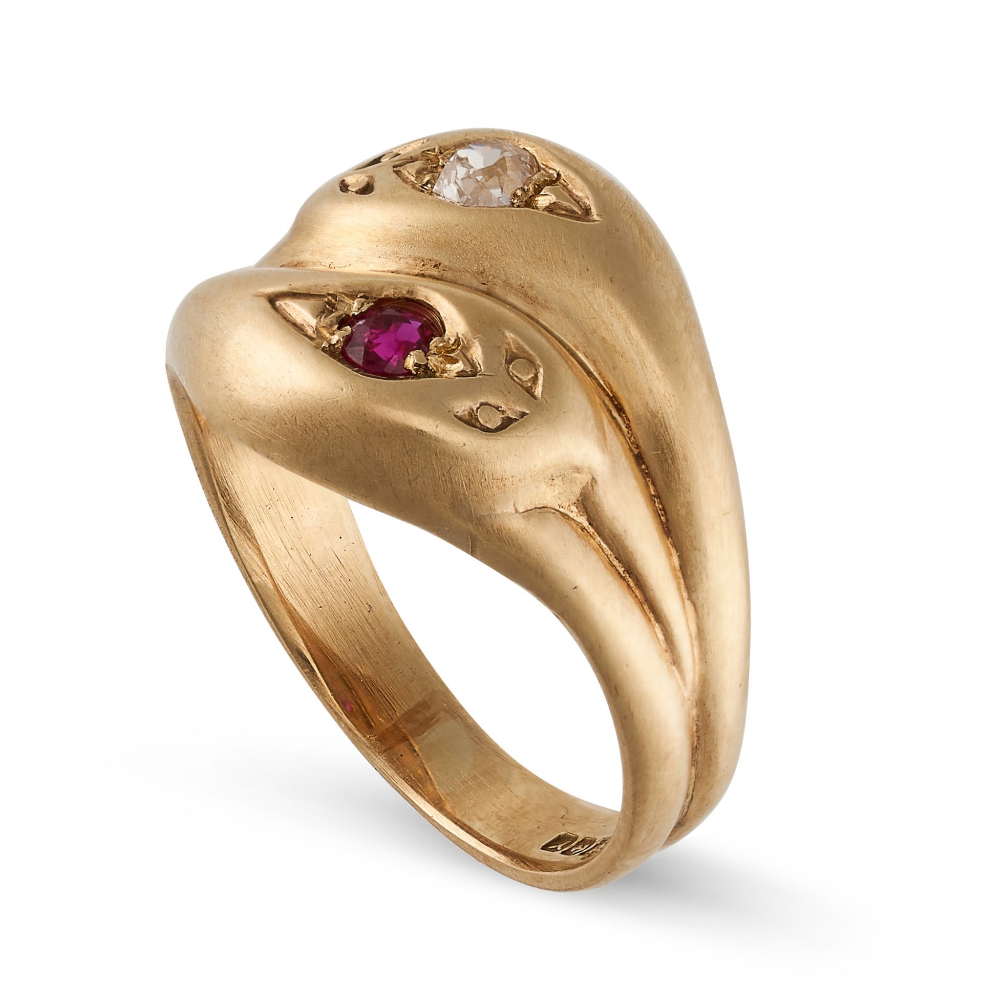 A RUBY AND DIAMOND SNAKE RING in 9ct yellow gold, designed as two intertwined snakes, set with a - Bild 2 aus 2