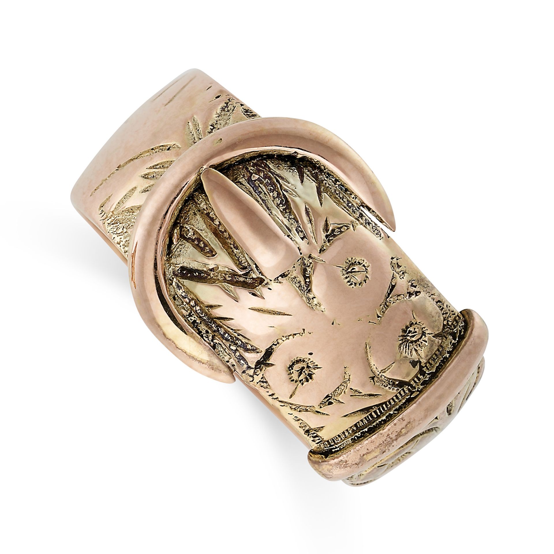 AN ANTIQUE GOLD BELT BUCKLE RING, 1910 in 9ct yellow gold, designed as a belt buckle, with foliate