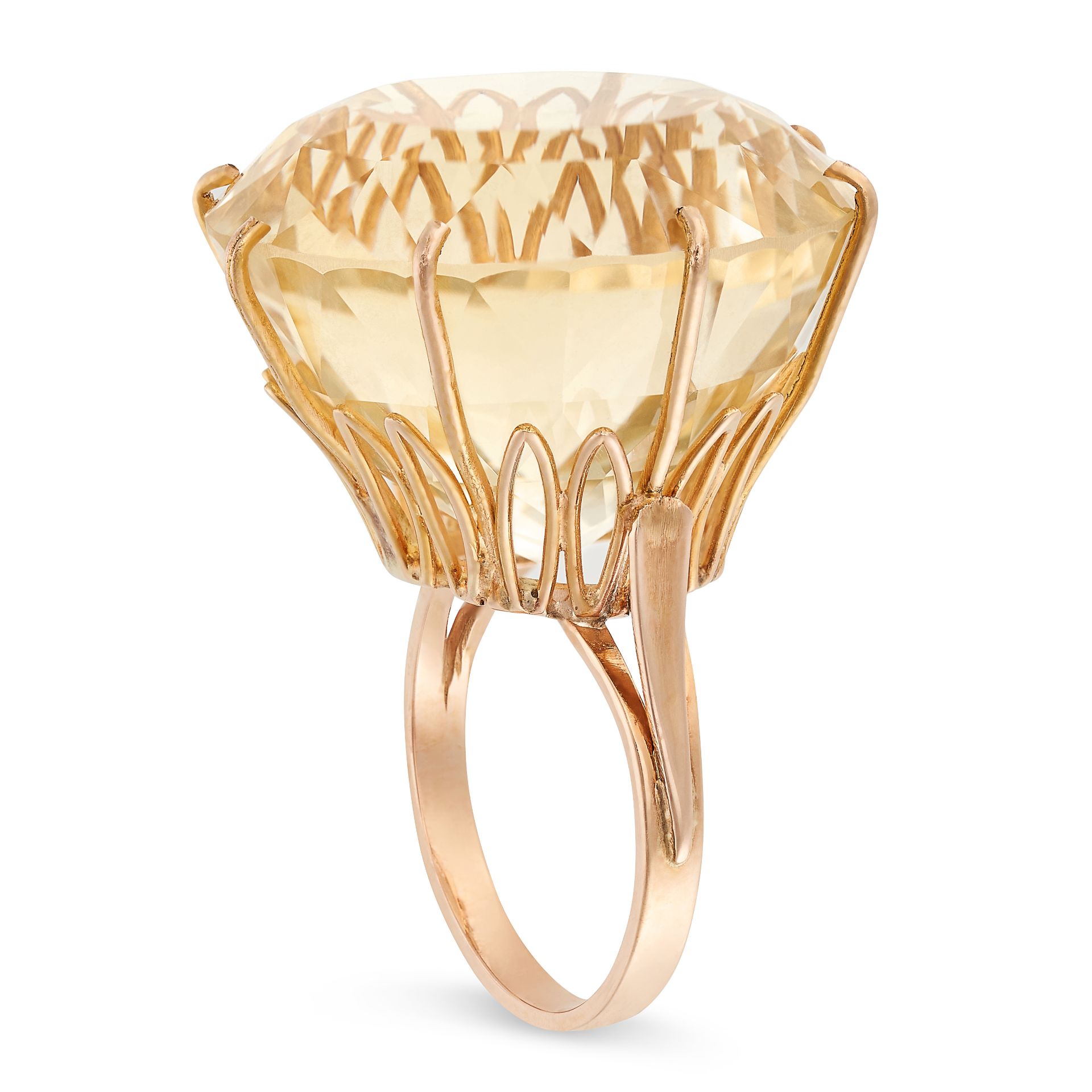 A LARGE CITRINE COCKTAIL RING in 18ct yellow gold, set with a round cut citrine of approximately - Bild 2 aus 2