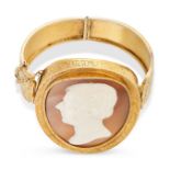 TAMMASO SAULINI, A FINE AND RARE ANTIQUE CONVERTIBLE CAMEO BANGLE / BROOCH in yellow gold, set to