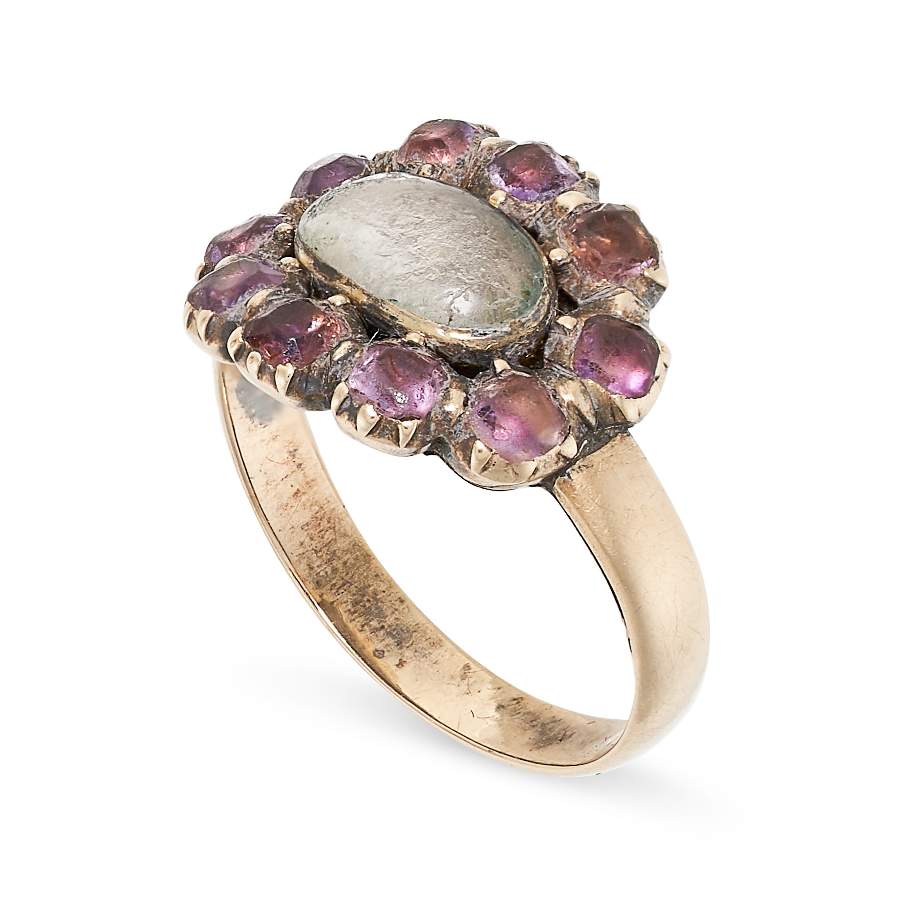 NO RESERVE - AN ANTIQUE GEORGEIAN AMETHYST MOURNING LOCKET CLUSTER RING, 19TH CENTURY in yellow - Image 2 of 3