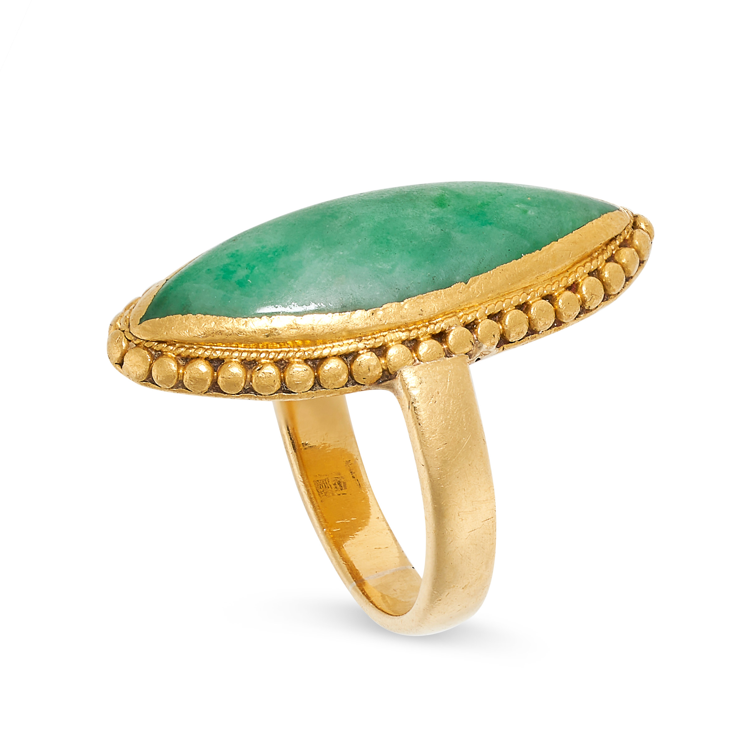 NO RESERVE - A CHINESE JADEITE JADE RING in 24ct yellow gold, set with a marquise shaped cabochon - Image 2 of 3