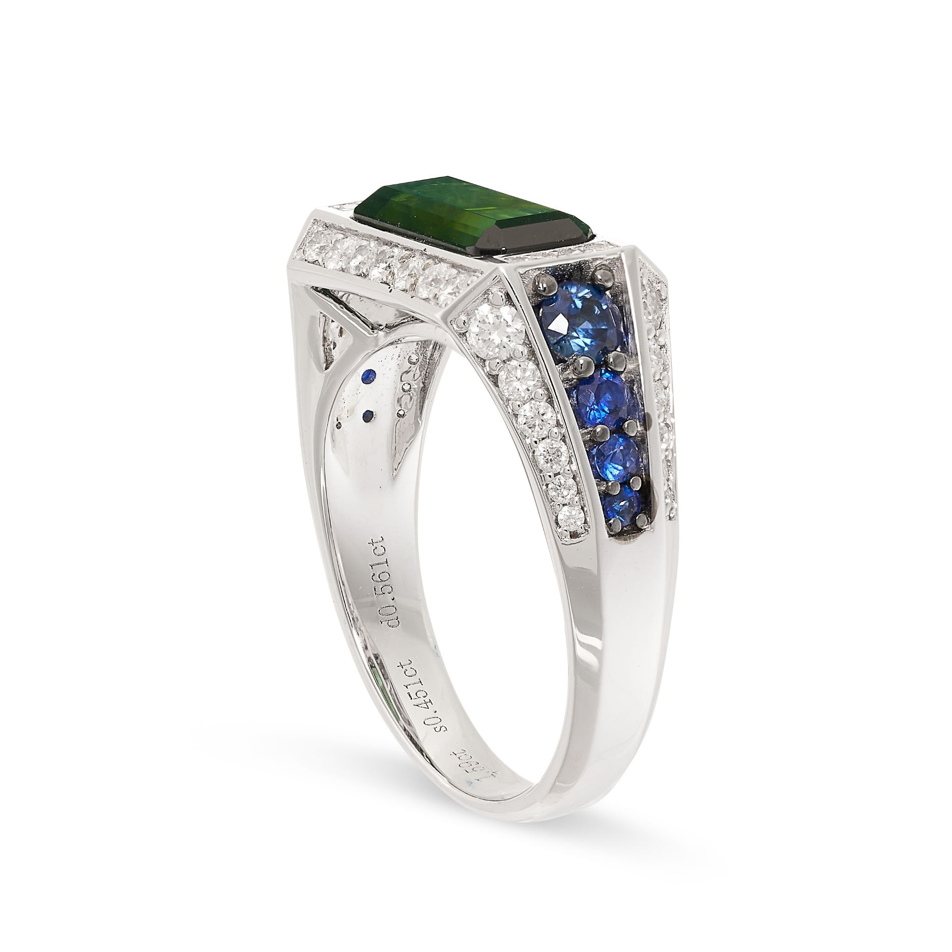 A TOURMALINE, SAPPHIRE AND DIAMOND RING in 18ct white gold, set with an emerald cut tourmaline of - Bild 2 aus 2